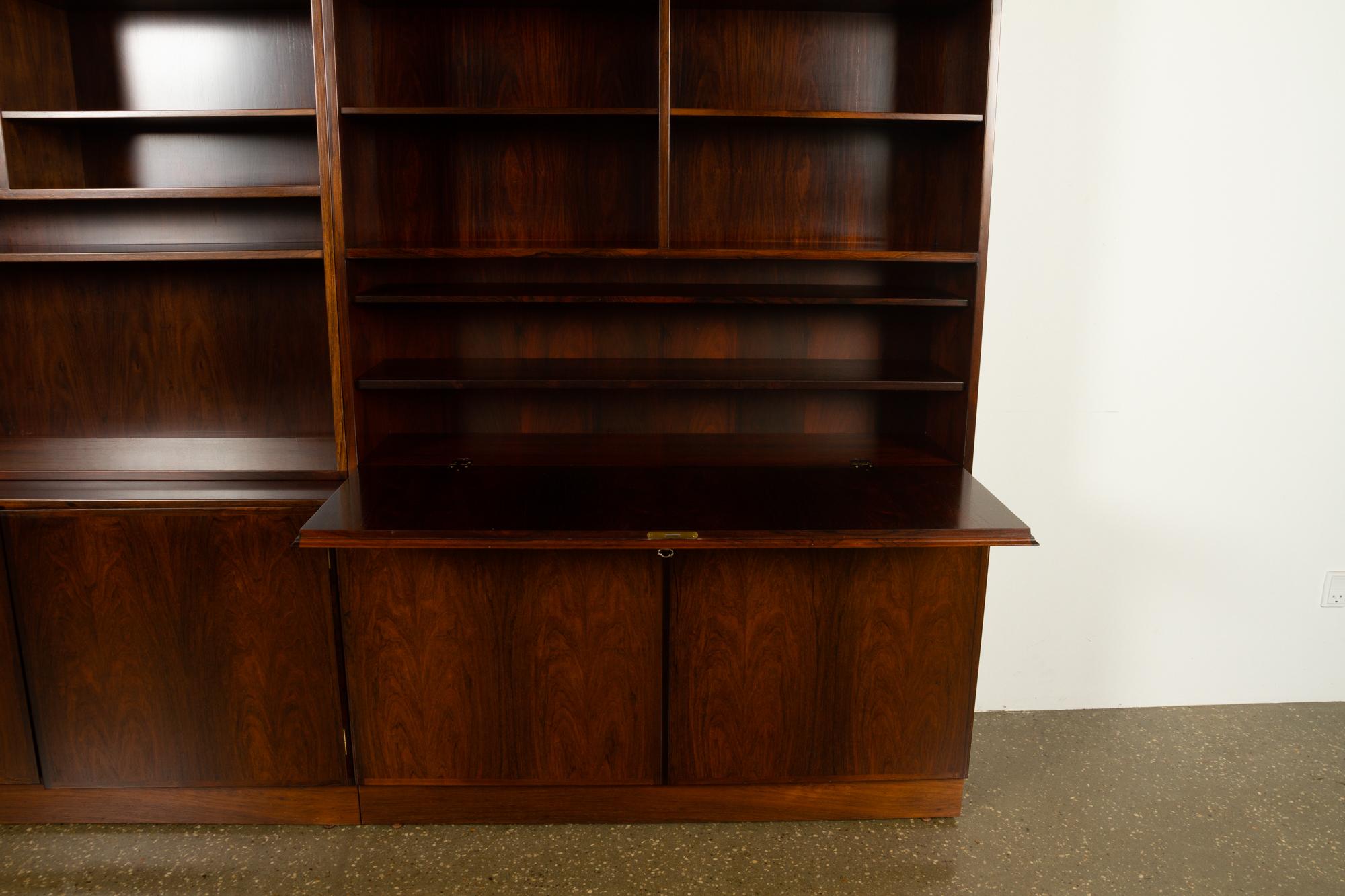 Danish Midcentury Rosewood Bookcase by Omann Jun, 1960s In Good Condition In Asaa, DK