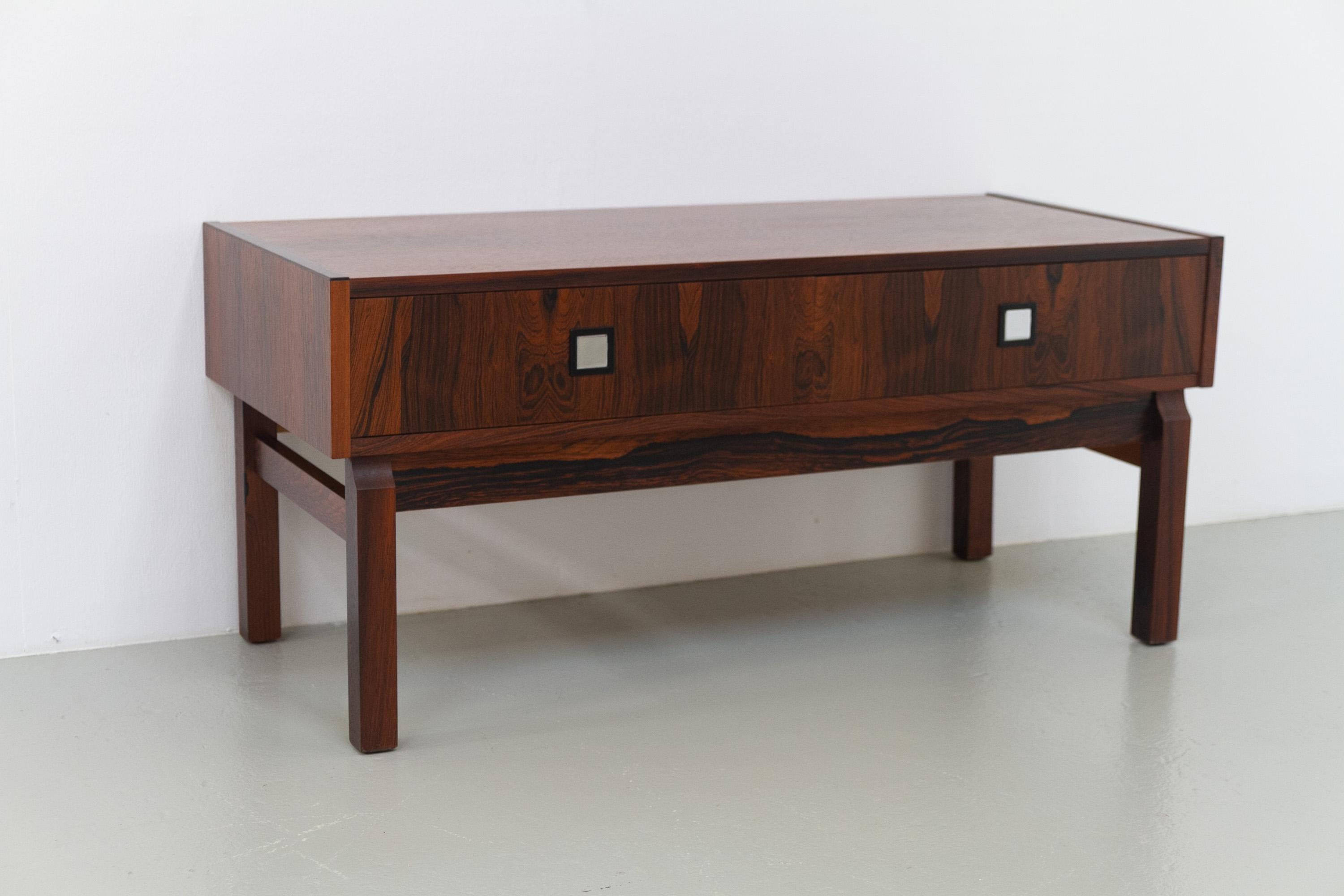 Commode danoise en palissandre du milieu du siècle, années 1960. en vente 4