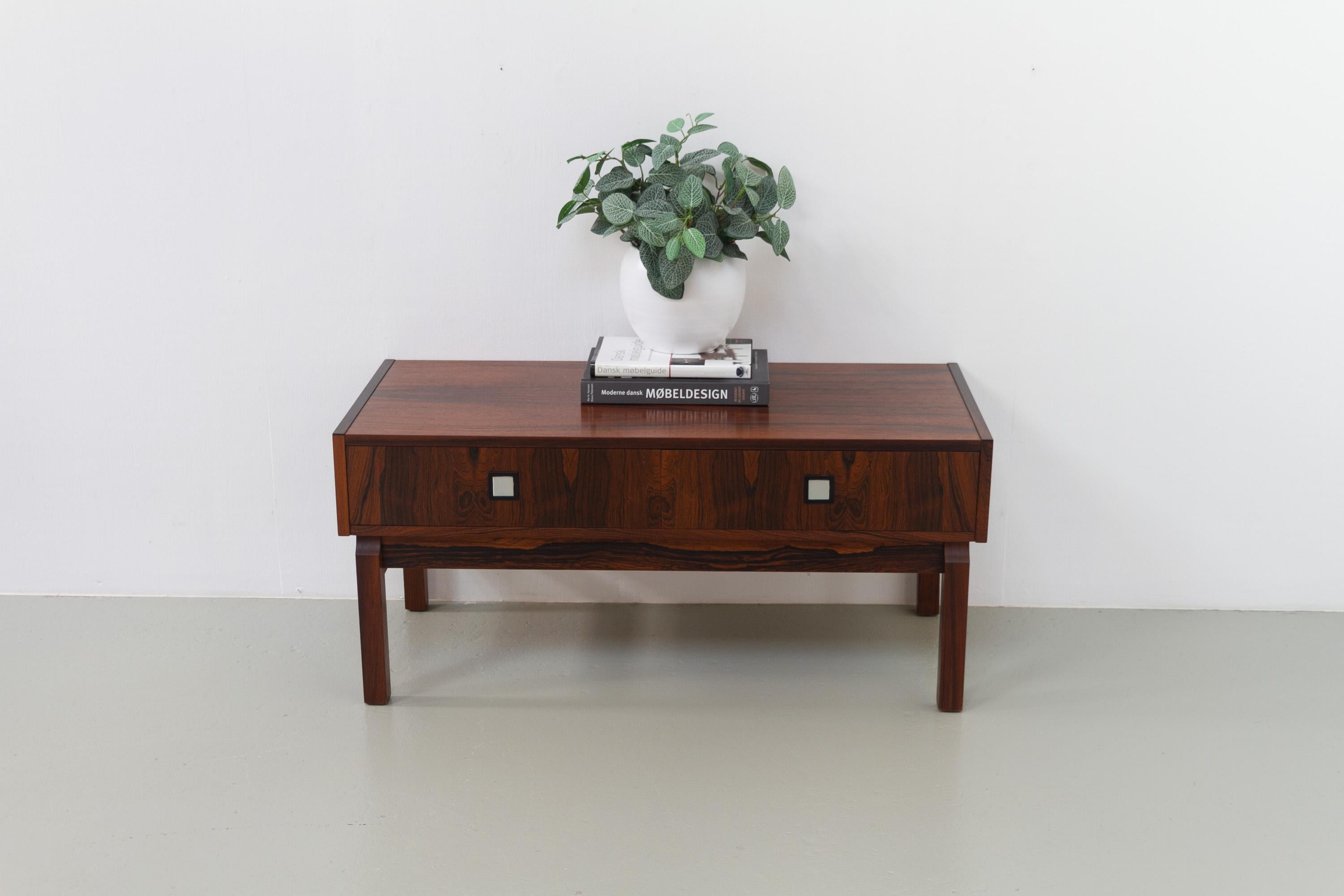 Commode danoise en palissandre du milieu du siècle, années 1960. en vente 8