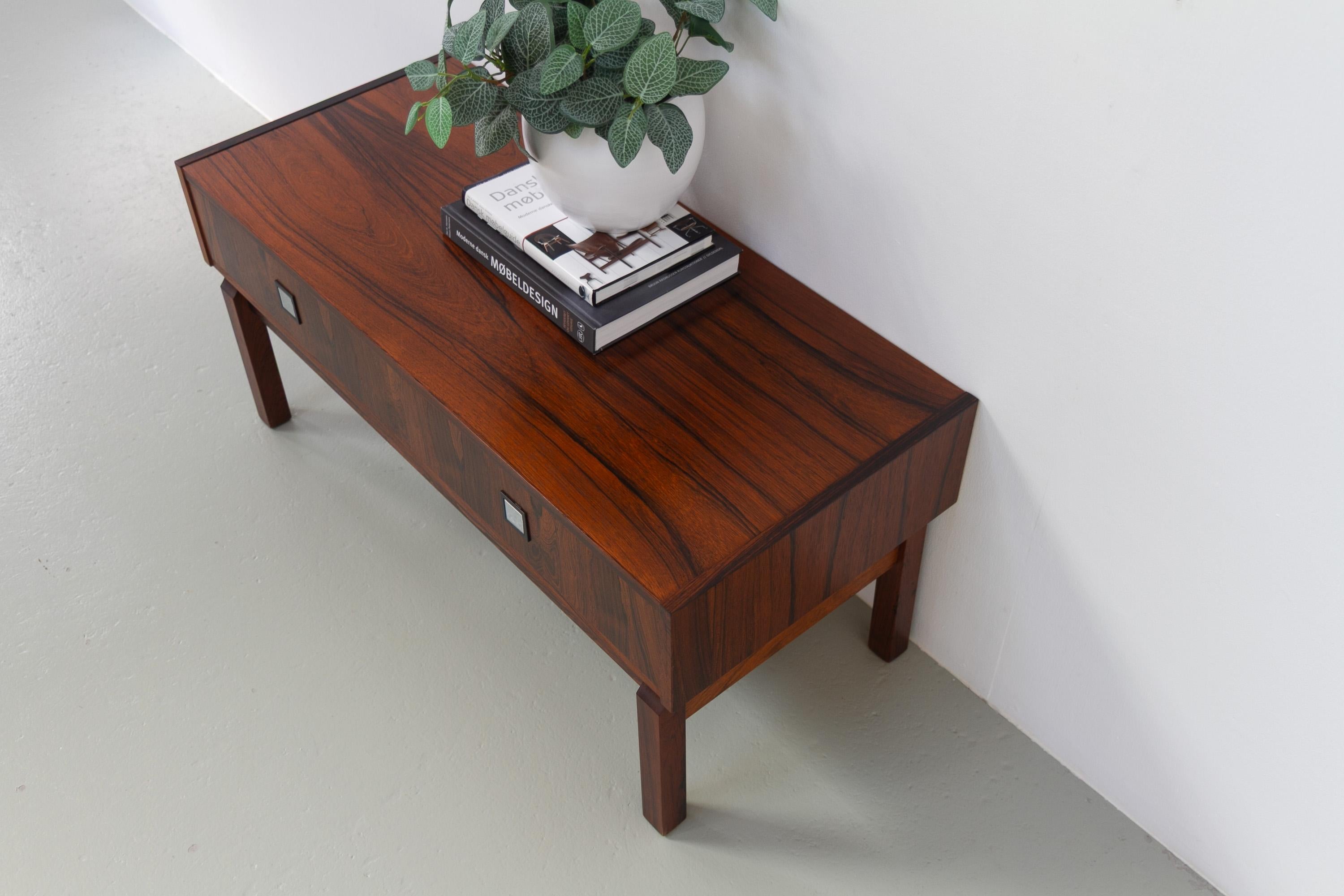 Commode danoise en palissandre du milieu du siècle, années 1960. en vente 10