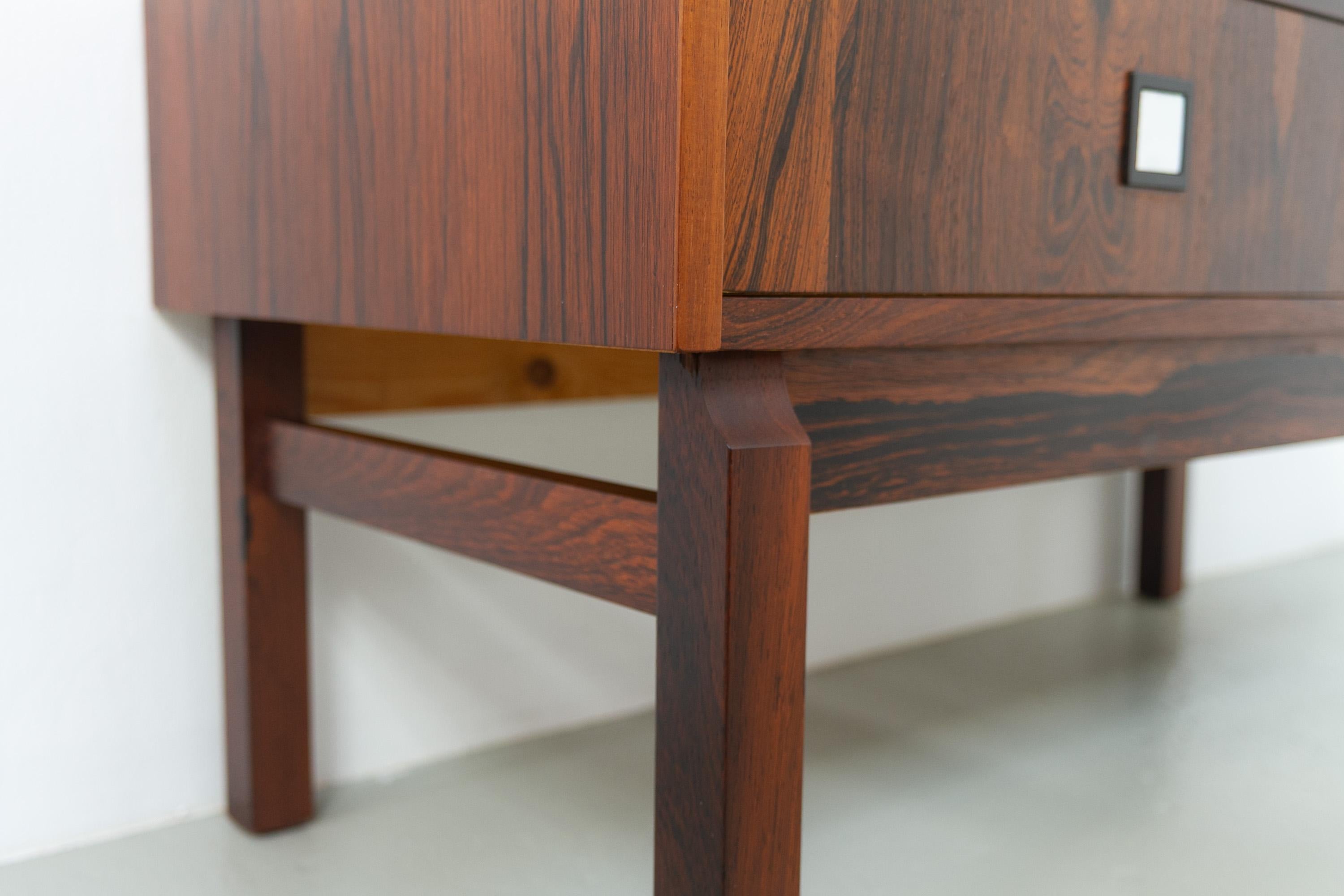 Commode danoise en palissandre du milieu du siècle, années 1960. en vente 12
