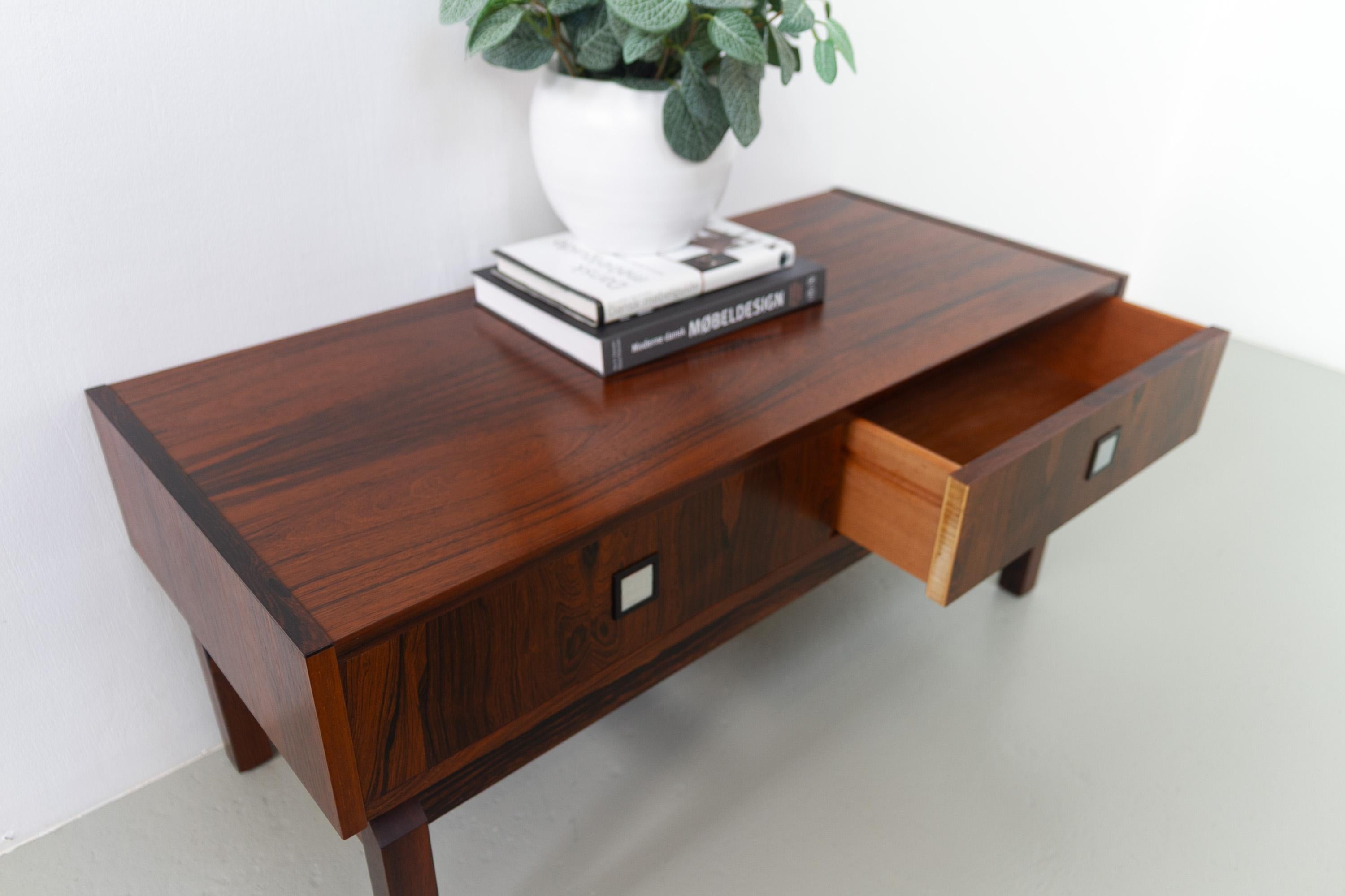 Commode danoise en palissandre du milieu du siècle, années 1960. en vente 13