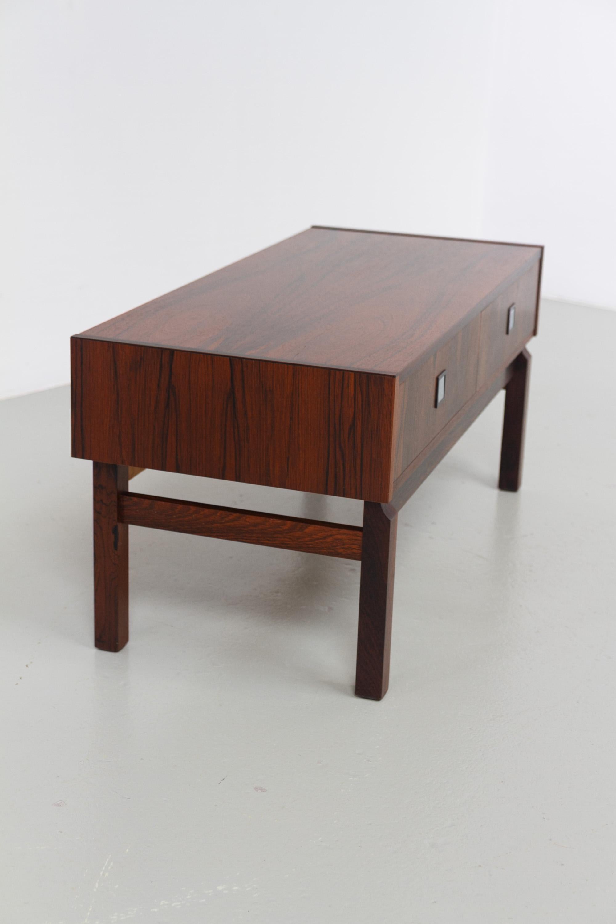 Mid-Century Modern Commode danoise en palissandre du milieu du siècle, années 1960. en vente