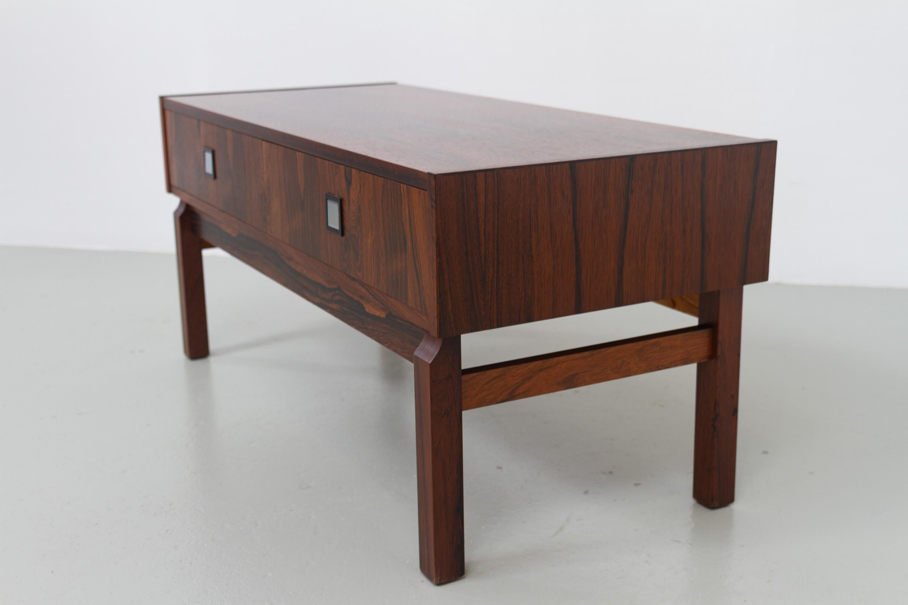 Milieu du XXe siècle Commode danoise en palissandre du milieu du siècle, années 1960. en vente