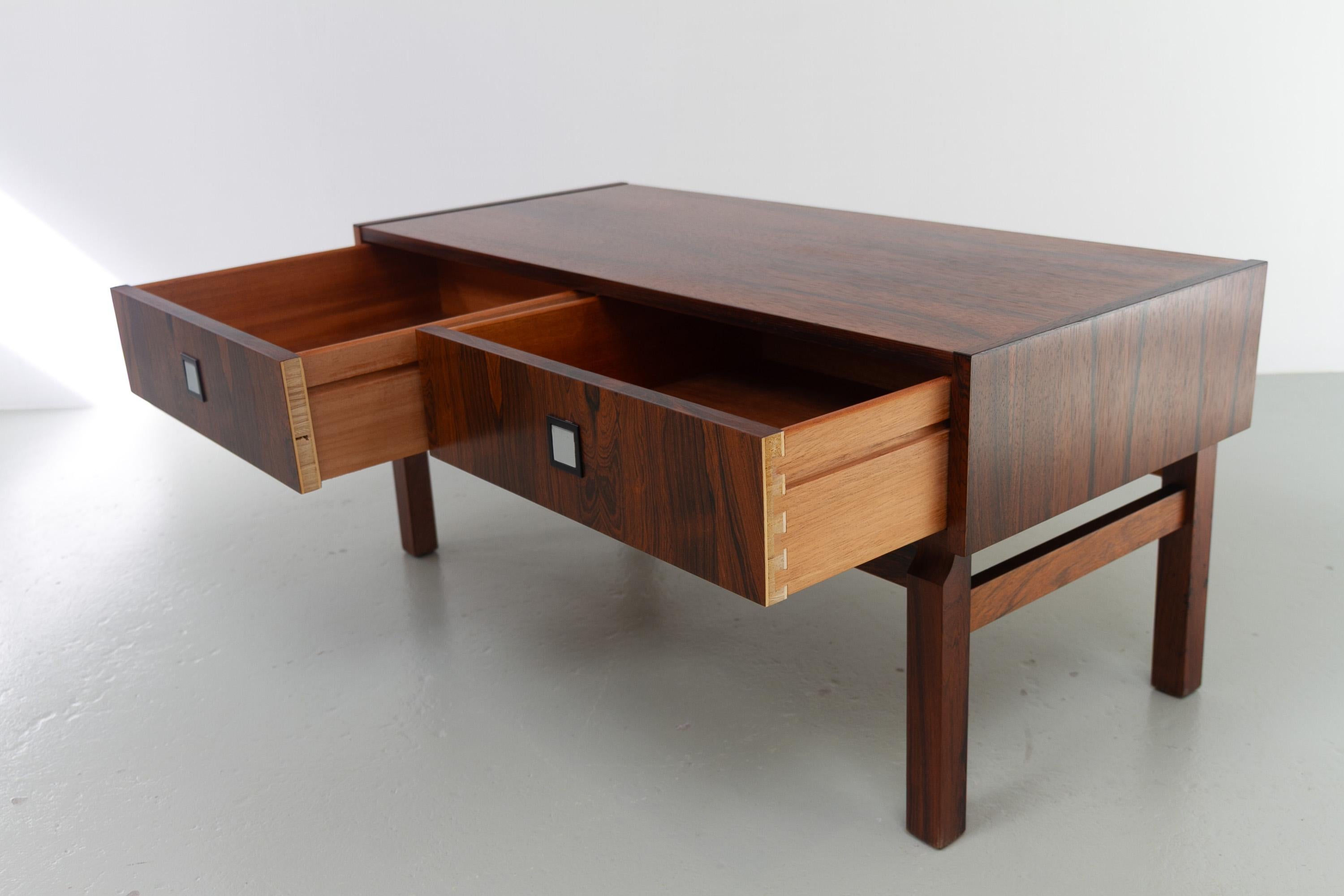 Bois de rose Commode danoise en palissandre du milieu du siècle, années 1960. en vente