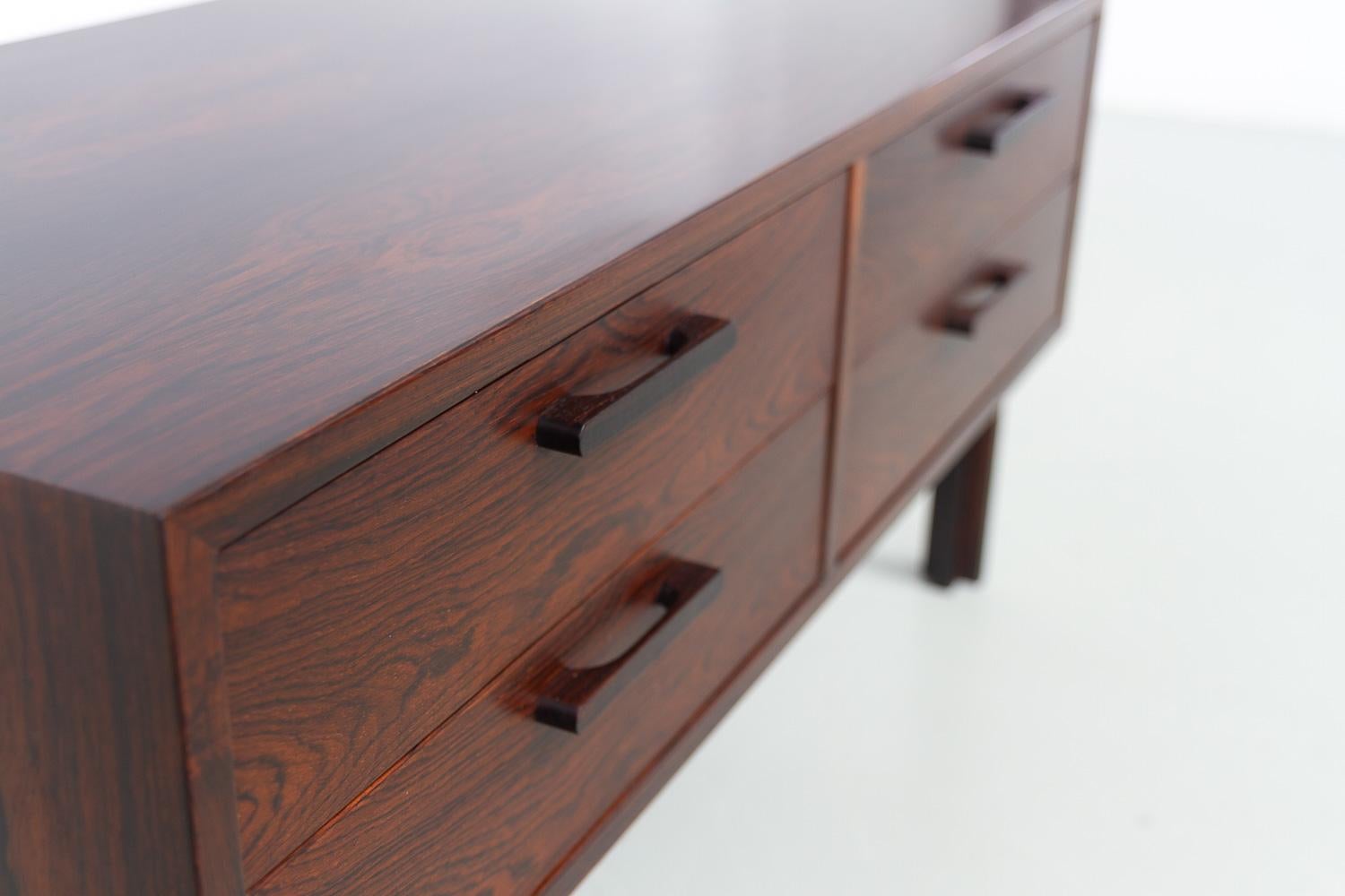 Commode en palissandre danoise du milieu du siècle par Kai Kristiansen pour FM, années 1960. en vente 2
