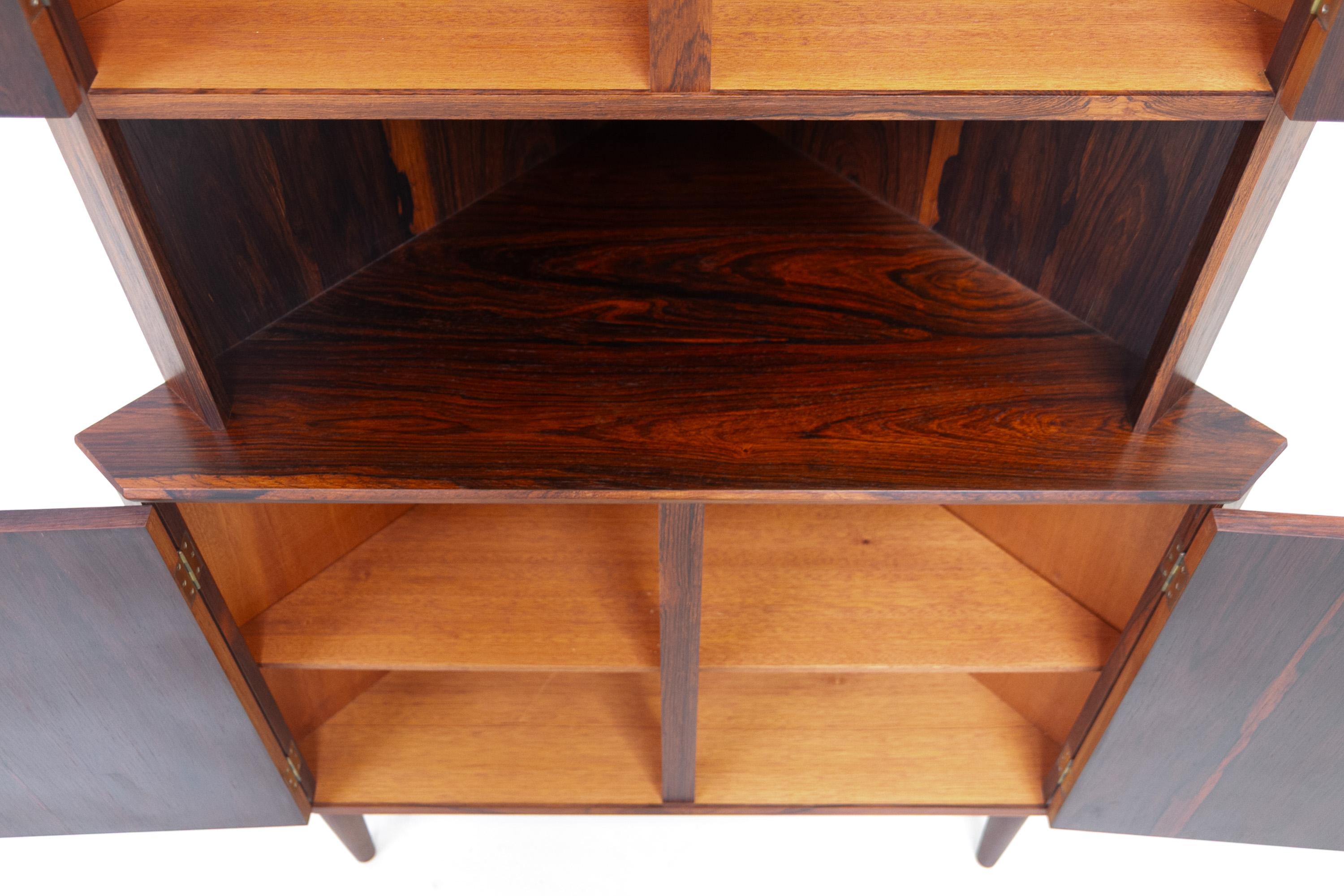 Danish Mid-Century Rosewood Corner Cabinet, 1960s. in vendita 6