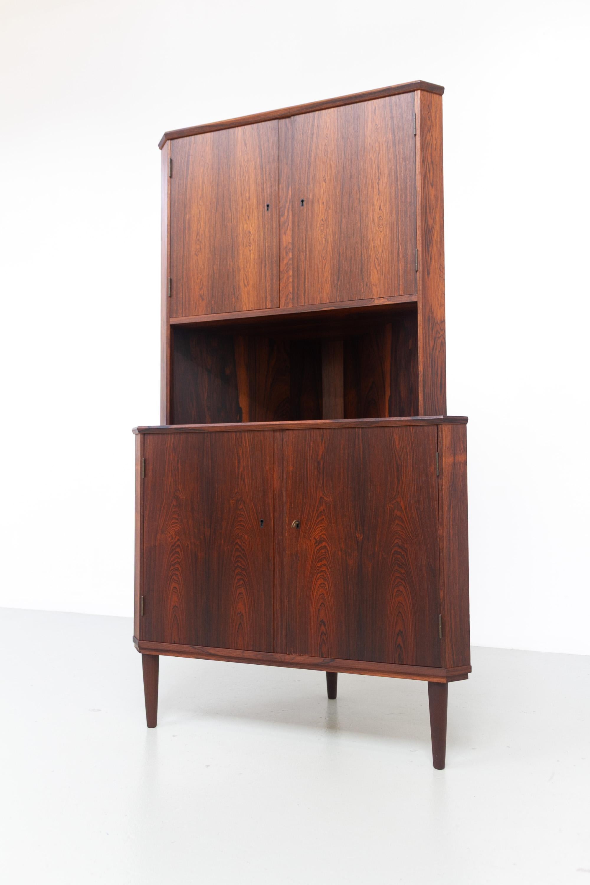 Danish Mid-Century Rosewood Corner Cabinet, 1960s. in vendita 8