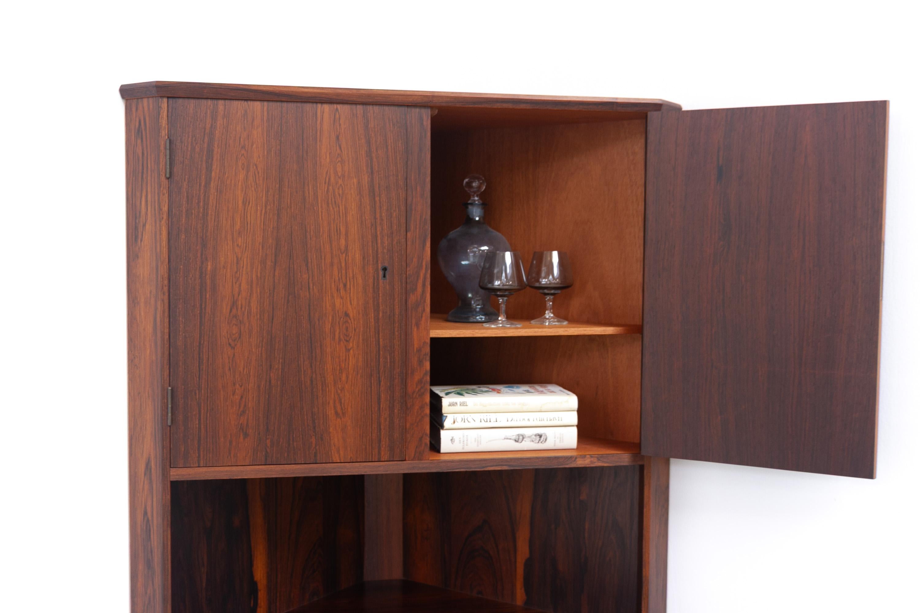 Danish Mid-Century Rosewood Corner Cabinet, 1960s. in vendita 12