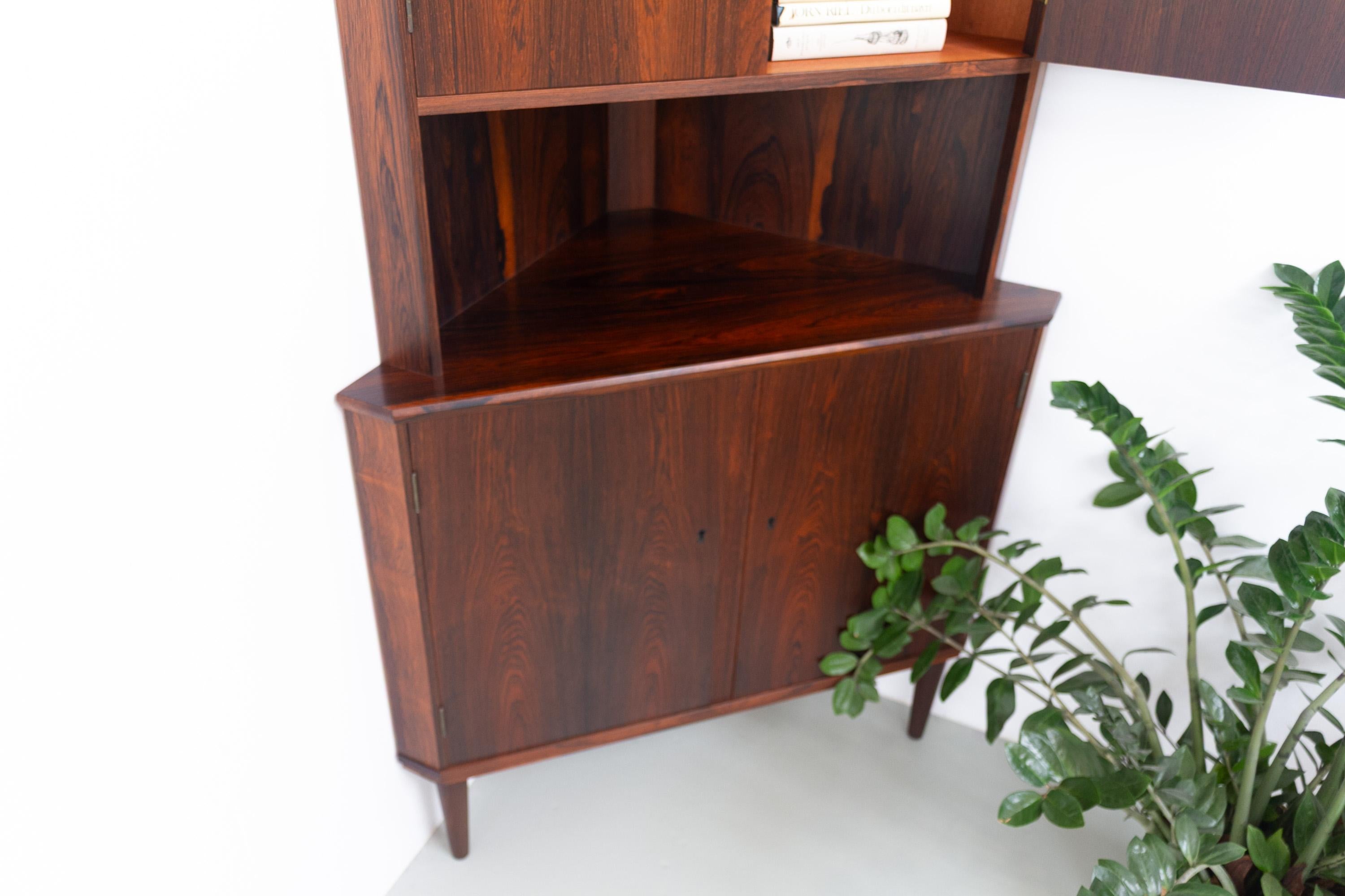 Danish Mid-Century Rosewood Corner Cabinet, 1960s. in vendita 14