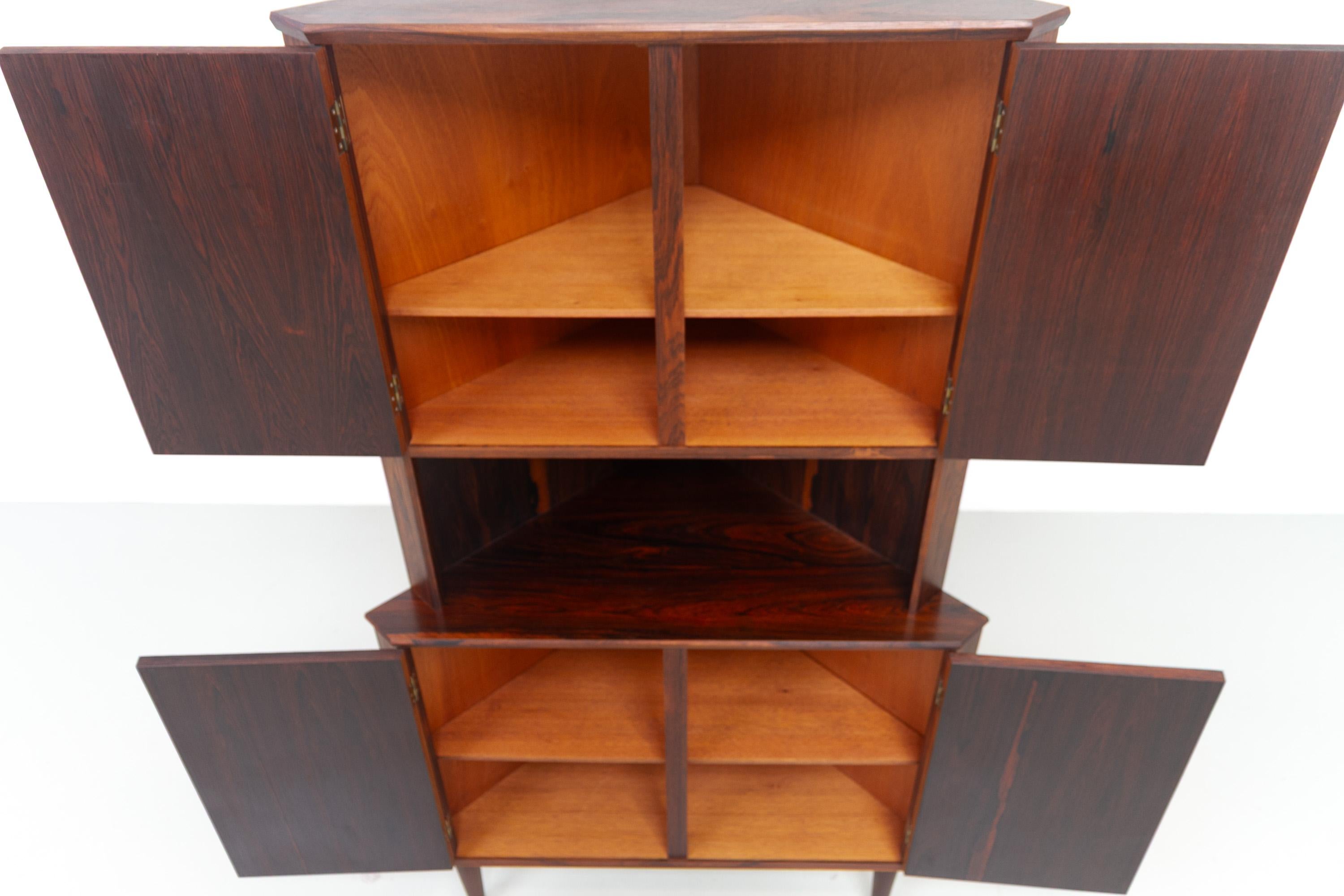 Danish Mid-Century Rosewood Corner Cabinet, 1960s. in vendita 3