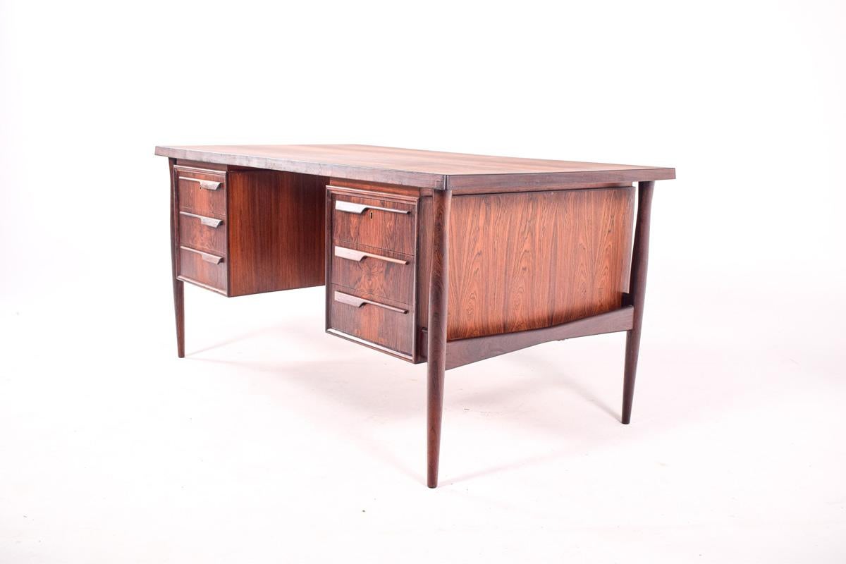 Danois Bureau danois en palissandre du milieu du siècle par Arne Vodder pour Sibast, années 1950