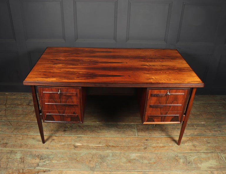 Danish Mid-Century Rosewood Desk In Excellent Condition In Paddock Wood Tonbridge, GB