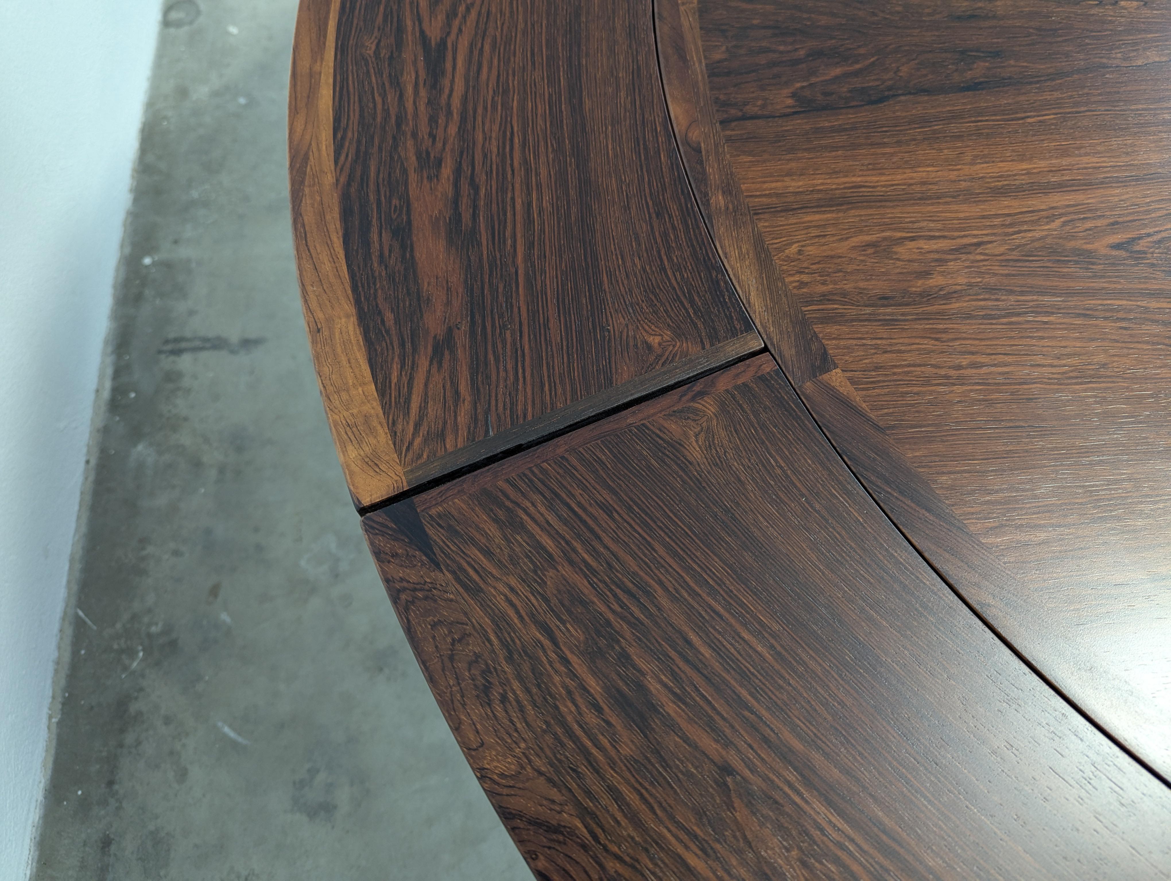 Danish Mid Century Rosewood Flip Flap Circular Dining Table by Dyrlund, c1960s 9