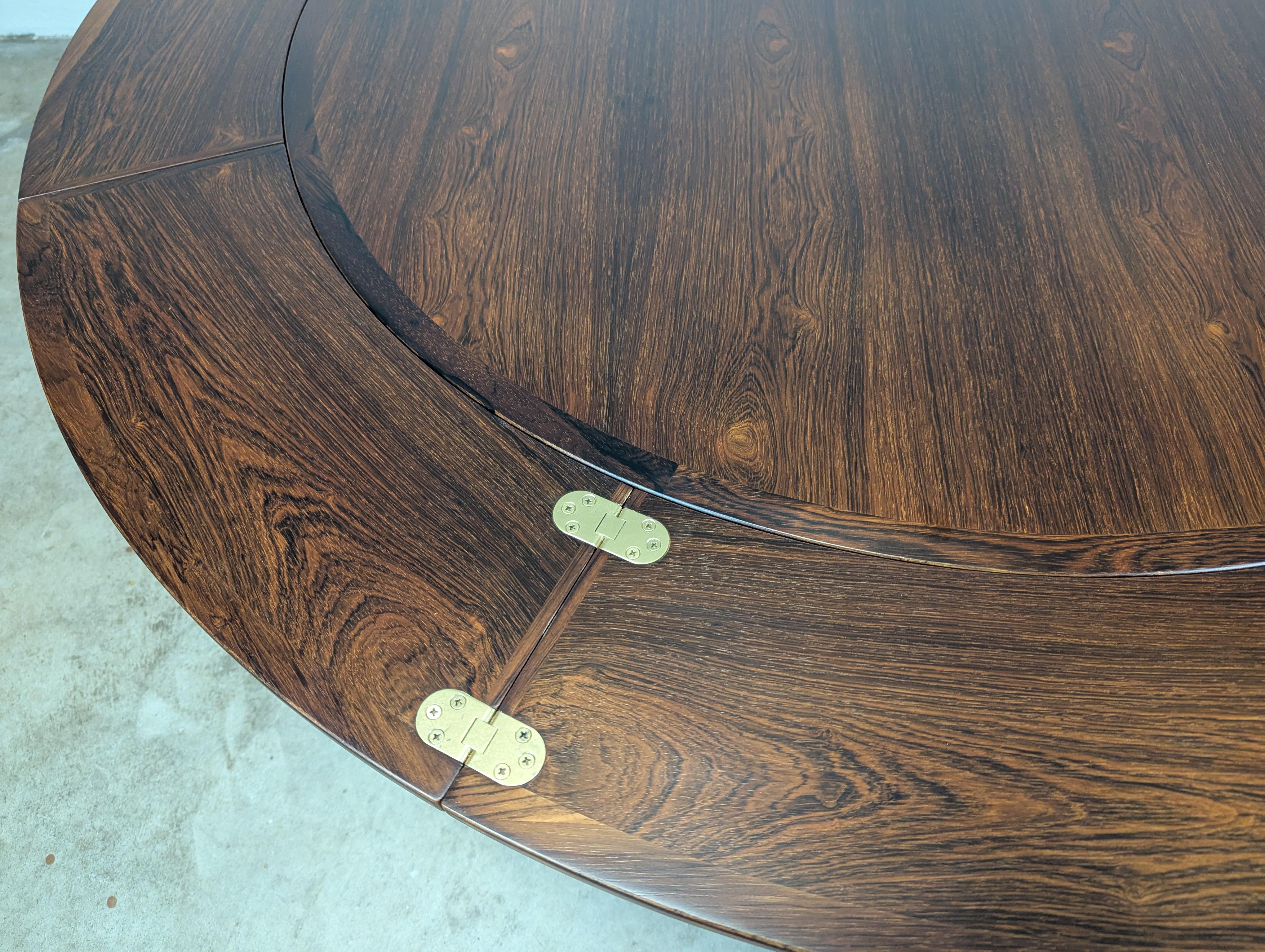 Danish Mid Century Rosewood Flip Flap Circular Dining Table by Dyrlund, c1960s 10