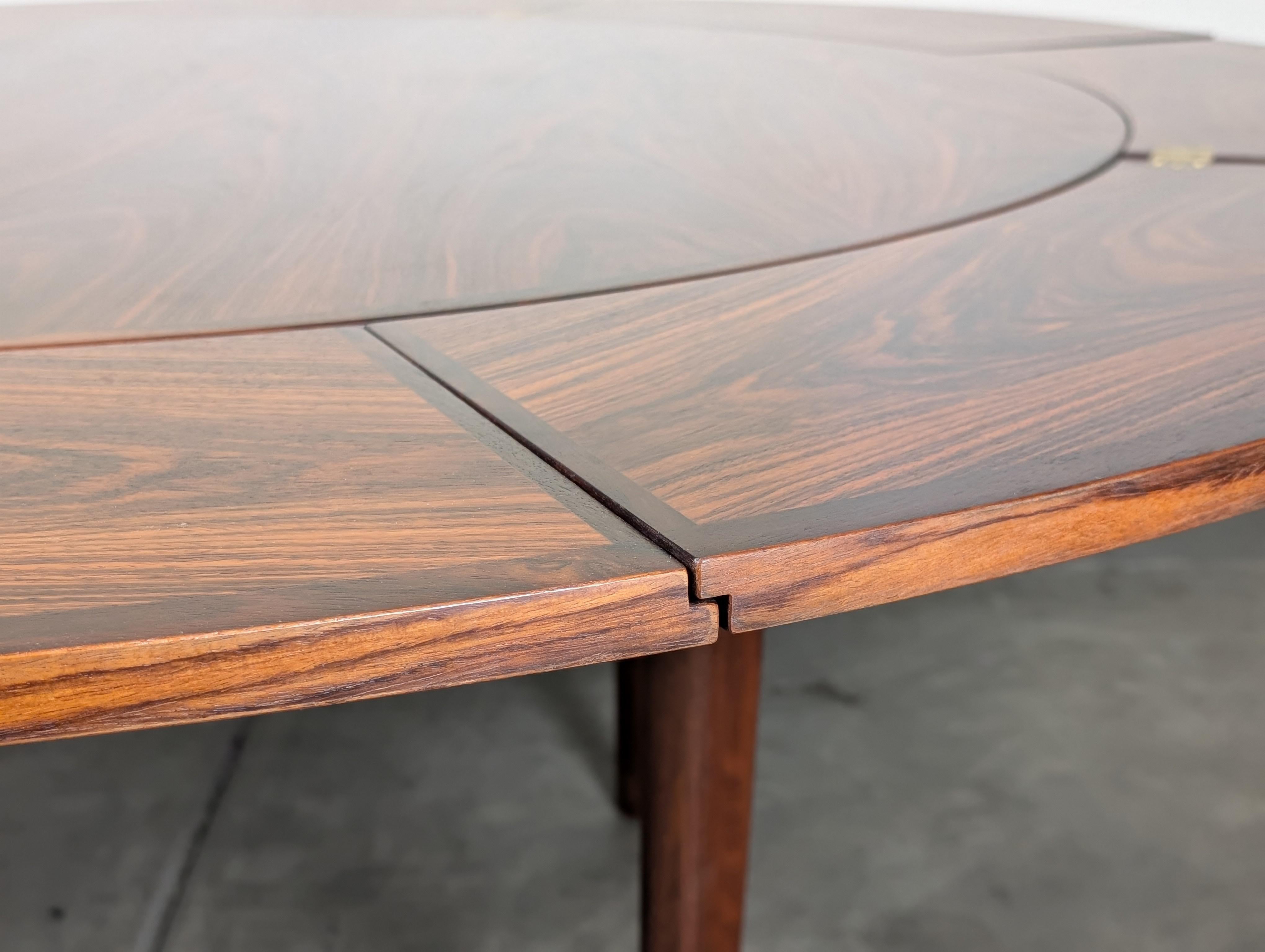 Danish Mid Century Rosewood Flip Flap Circular Dining Table by Dyrlund, c1960s For Sale 12