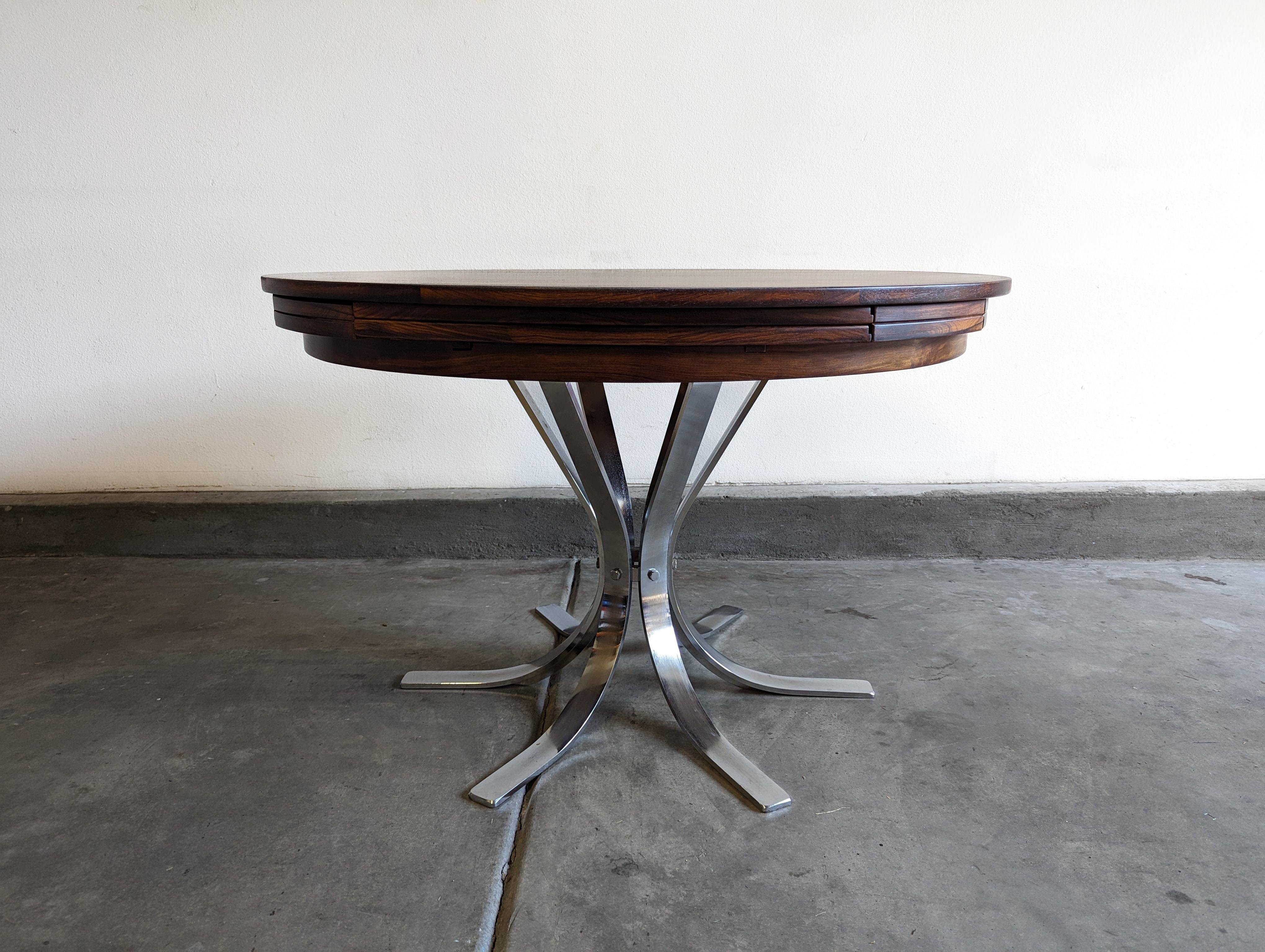Mid-Century Modern Table de salle à manger danoise du milieu du siècle dernier à rabat circulaire par Dyrlund, vers les années 1960 en vente