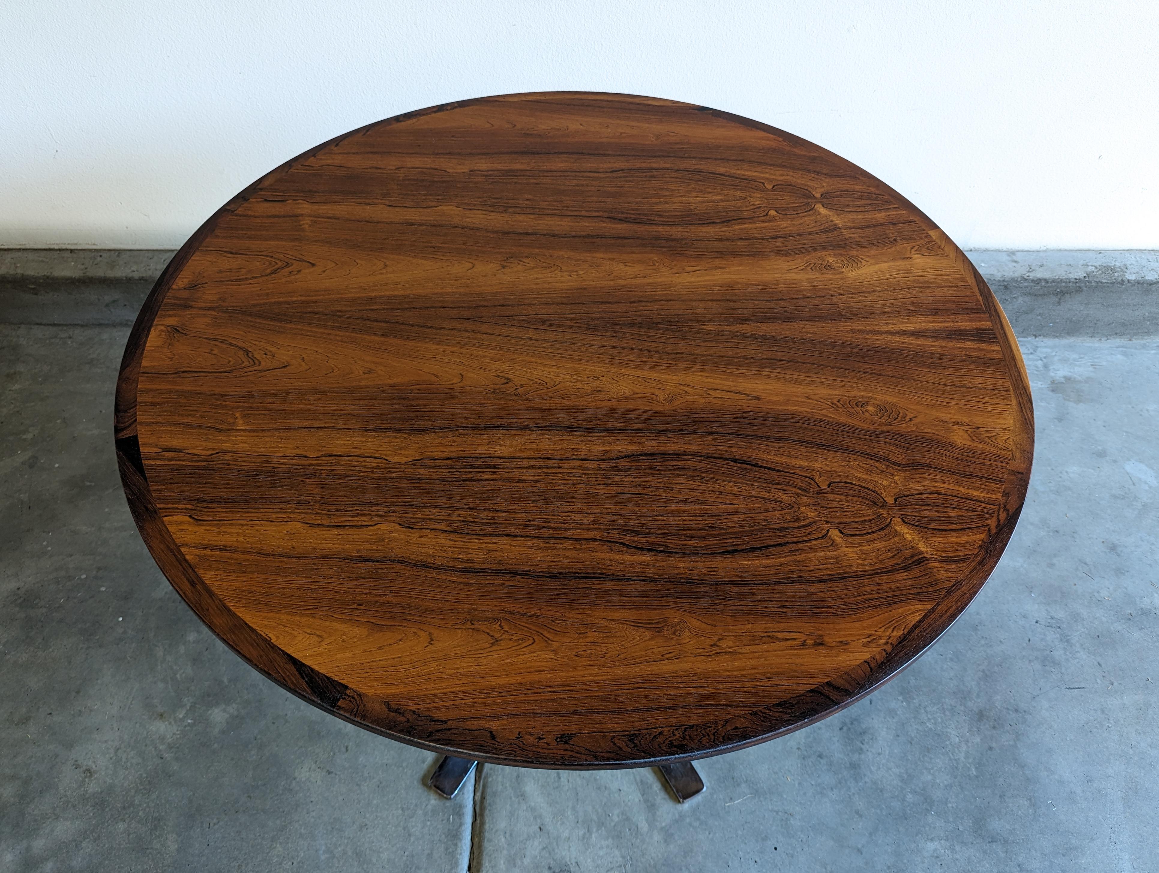 Danish Mid Century Rosewood Flip Flap Circular Dining Table by Dyrlund, c1960s In Excellent Condition For Sale In Chino Hills, CA