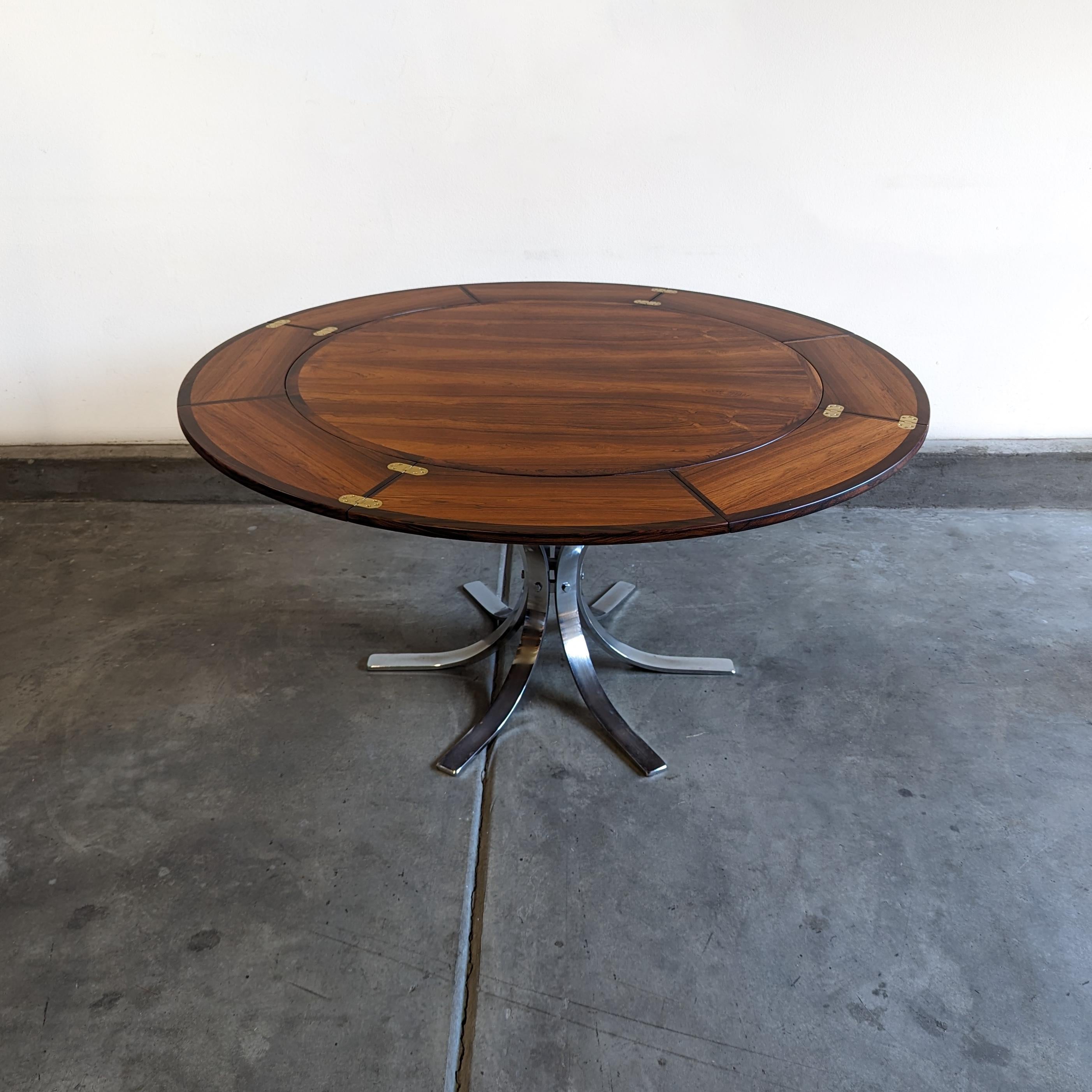 Danish Mid Century Rosewood Flip Flap Circular Dining Table by Dyrlund, c1960s In Excellent Condition For Sale In Chino Hills, CA