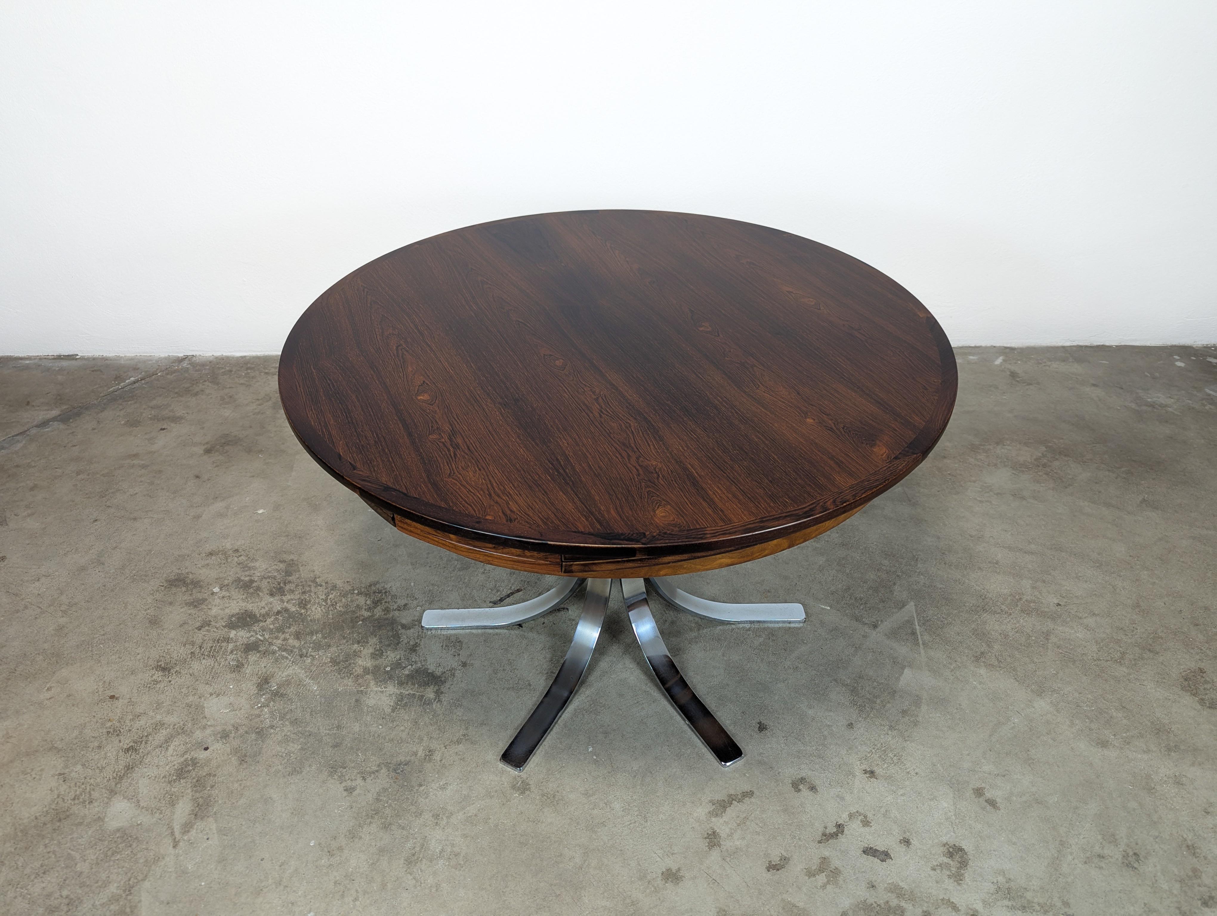 Danish Mid Century Rosewood Flip Flap Circular Dining Table by Dyrlund, c1960s 3