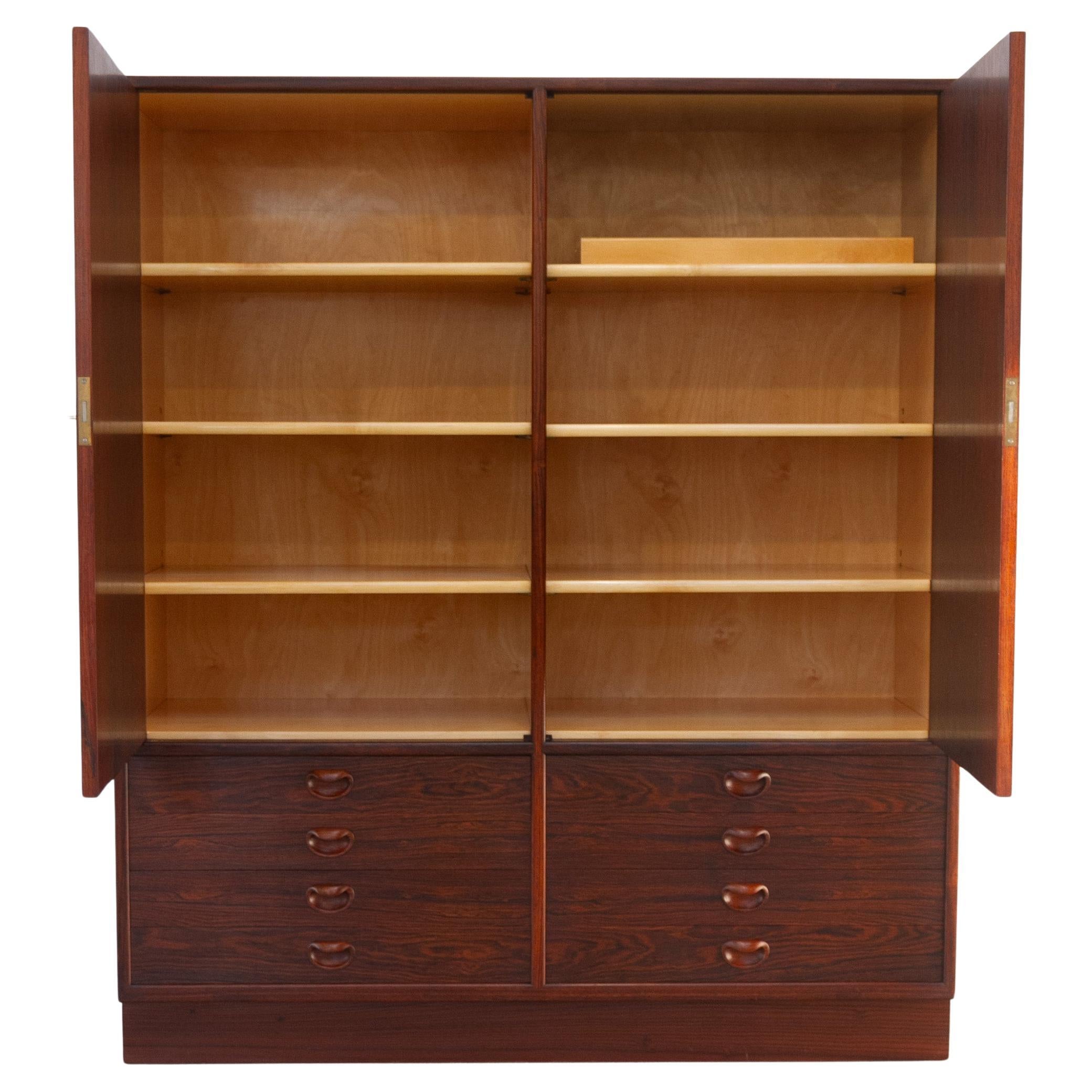 Danish Mid-Century Rosewood Gentleman
s Dresser Cabinet by Axel S. Albeck, 1950s en venta