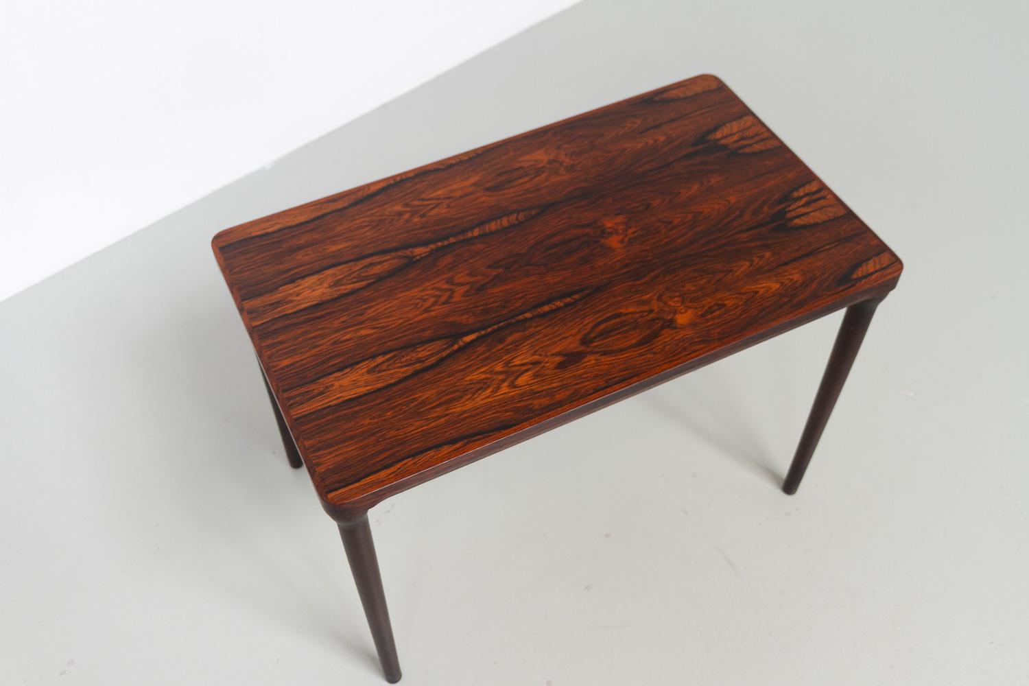 Mesa auxiliar danesa de palisandro de mediados de siglo, años 60. en venta 3