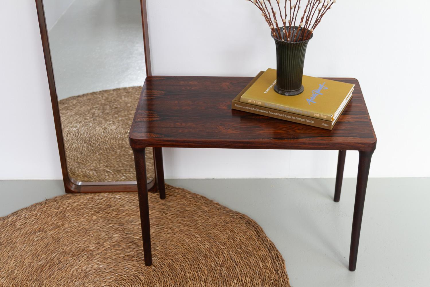 Mesa auxiliar danesa de palisandro de mediados de siglo, años 60. mediados del siglo XX en venta