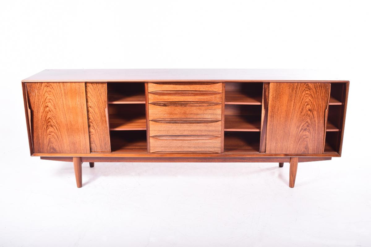 Danish midcentury sideboard by Arne Vodder, 1960s. High quality sideboard in rosewood, with refined door handles, and characteristic Arne Vodder drawers. Exquisite design and construction with a beautiful rosewood veneer. Fully restored using the