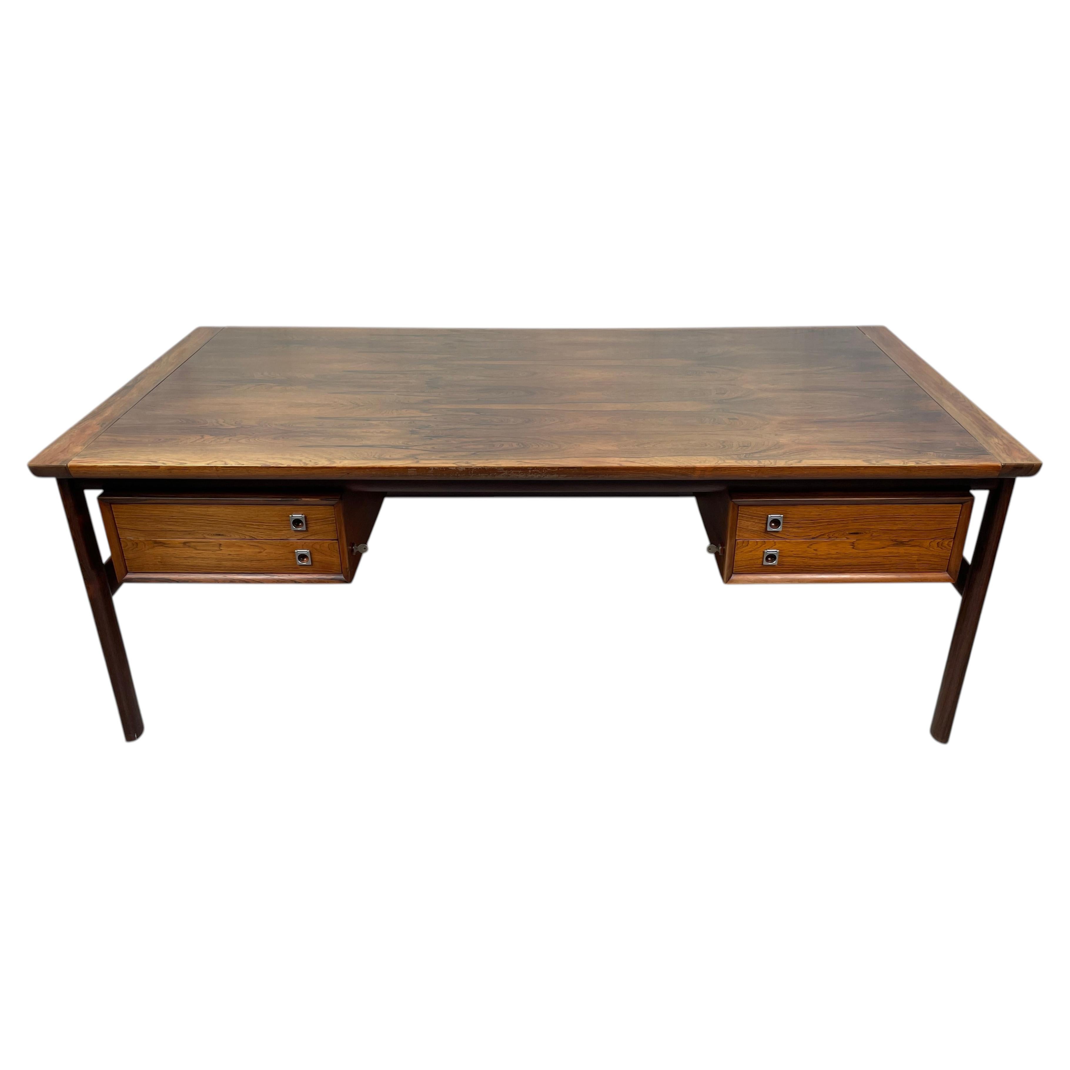 Danish Mid-Century Rosewood Writing Desk by Arne Vodder for Sibast, 1960s For Sale