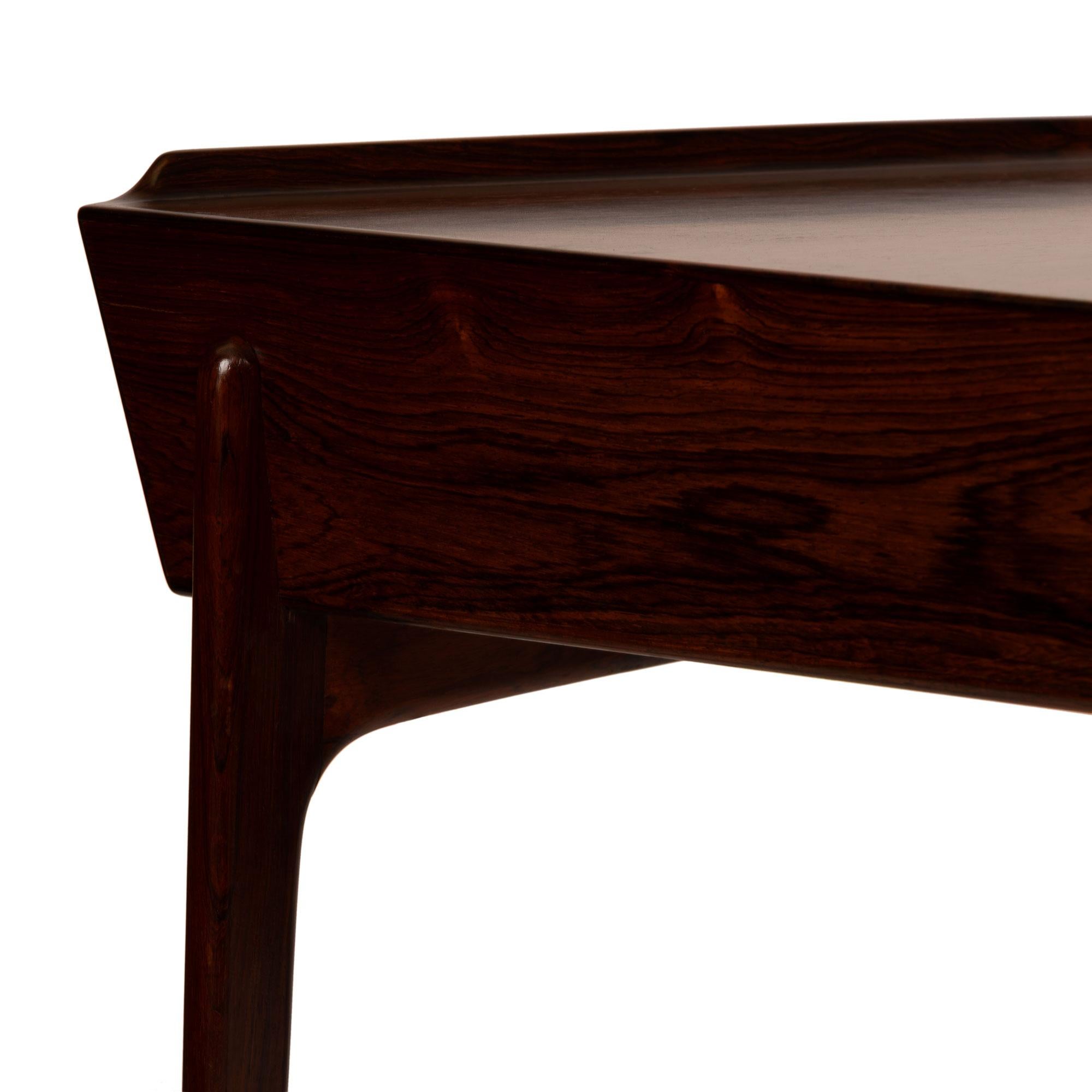 Escritorio danés de palisandro de mediados de siglo de Svend Aage Madsen para Sigurd Hansen Palo de rosa en venta