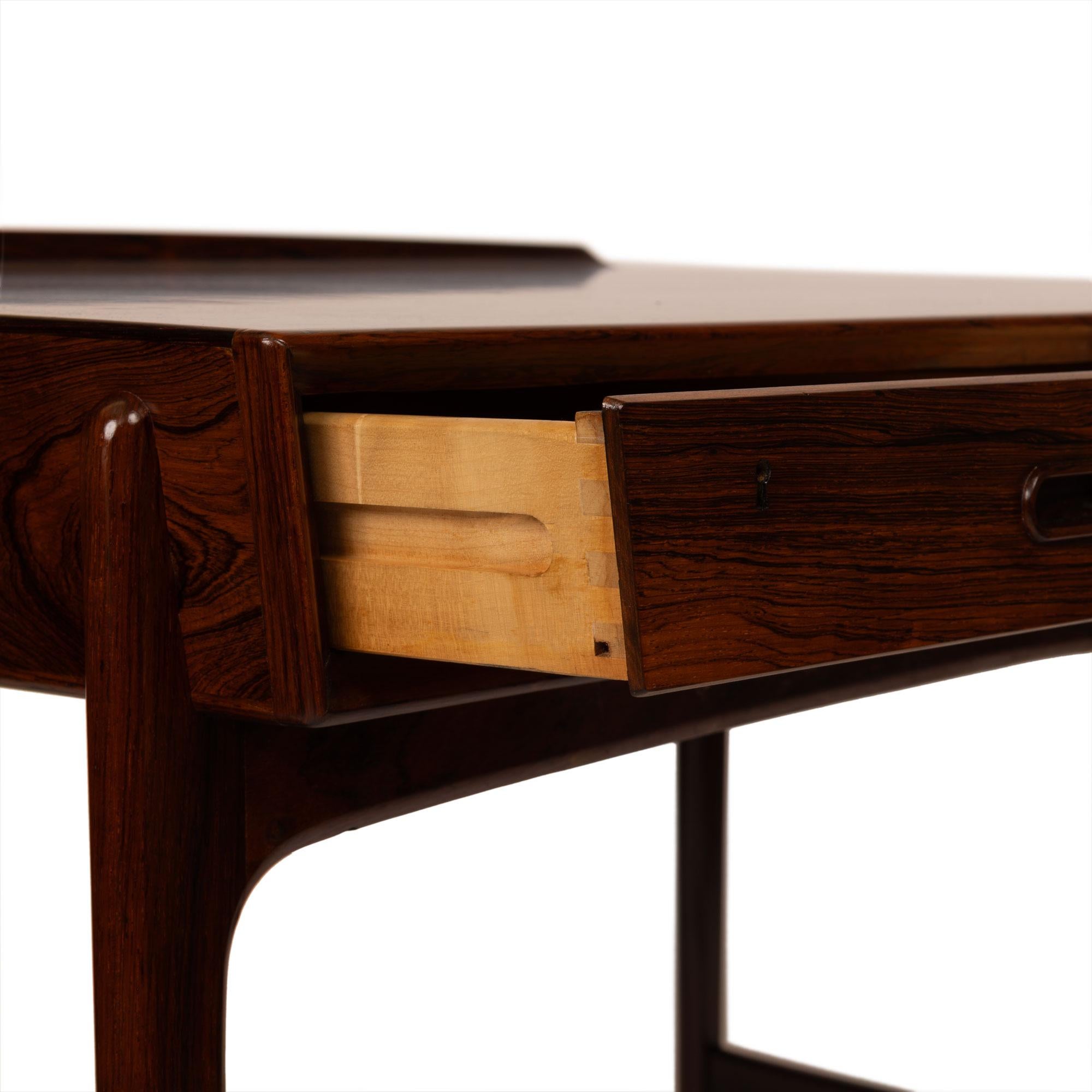Escritorio danés de palisandro de mediados de siglo de Svend Aage Madsen para Sigurd Hansen en venta 1