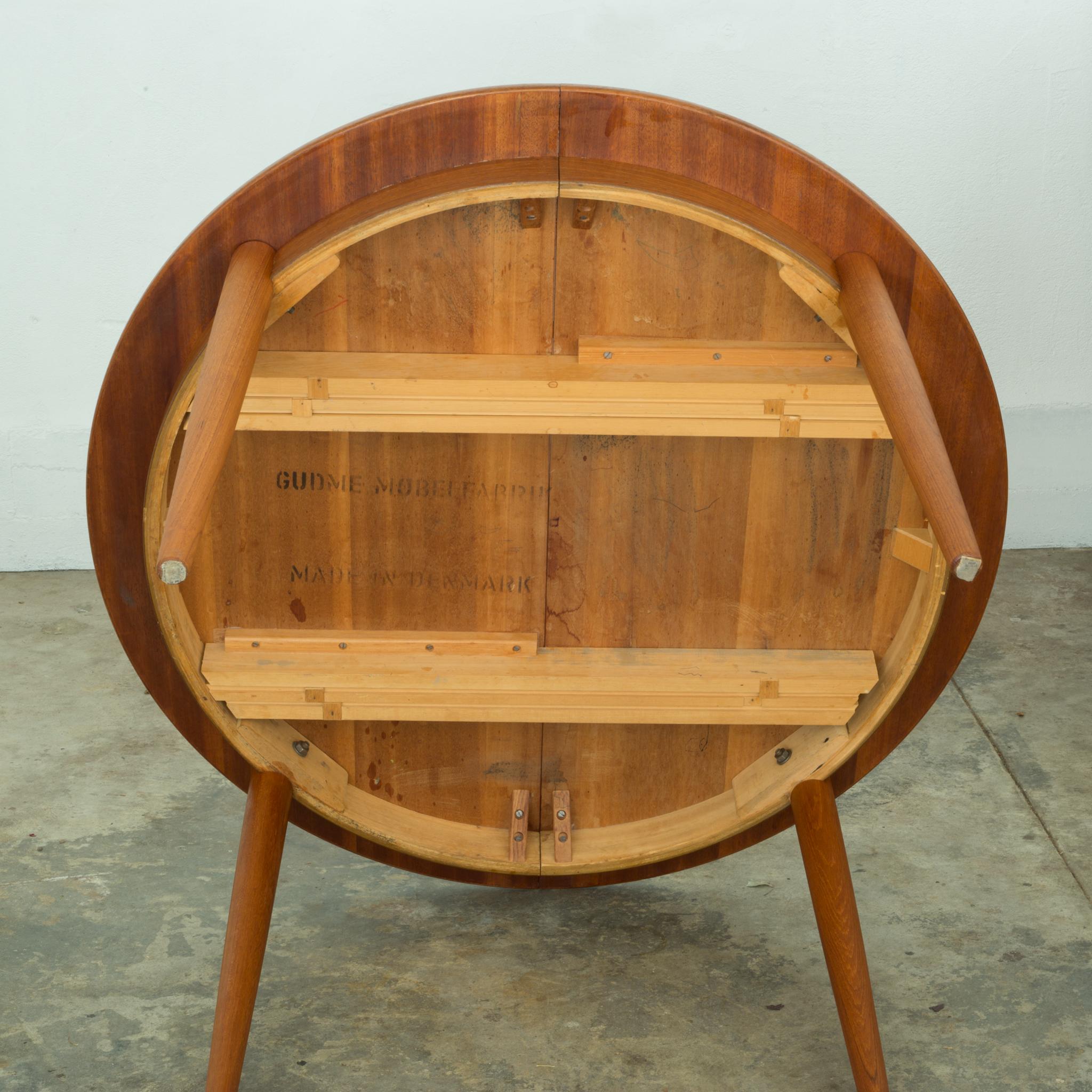 Danish Midcentury Round to Oval Dining Table by Gudme Mobelfabrik, circa 1960s 2
