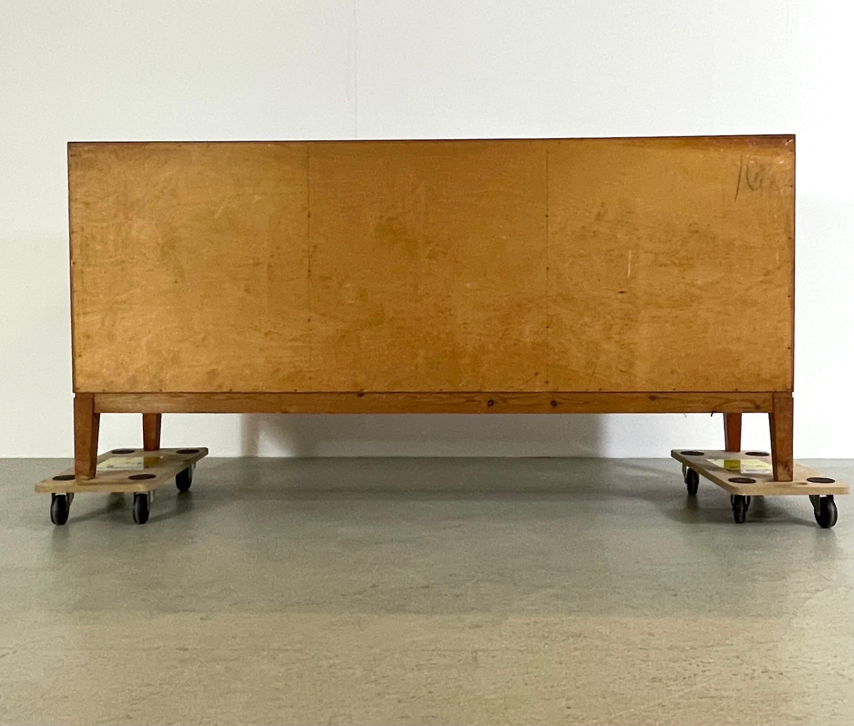 Danish Mid-Century Sideboard Hvidt & Mølgaard 1940s For Sale 1
