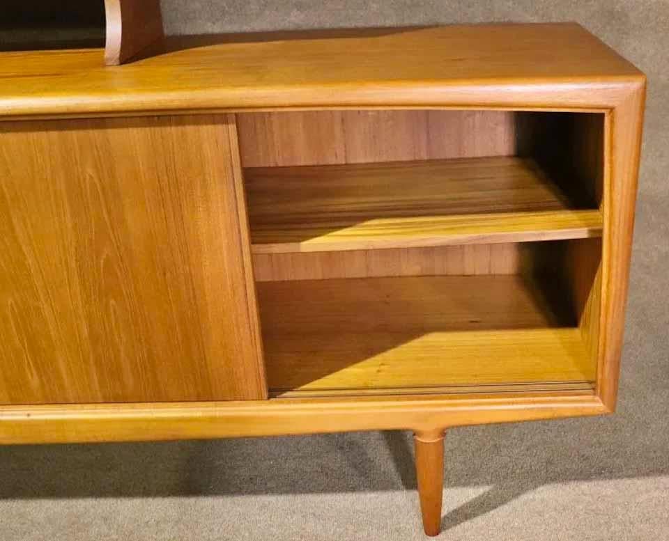 Danish Mid-Century Sideboard w/ Topper In Good Condition For Sale In Brooklyn, NY