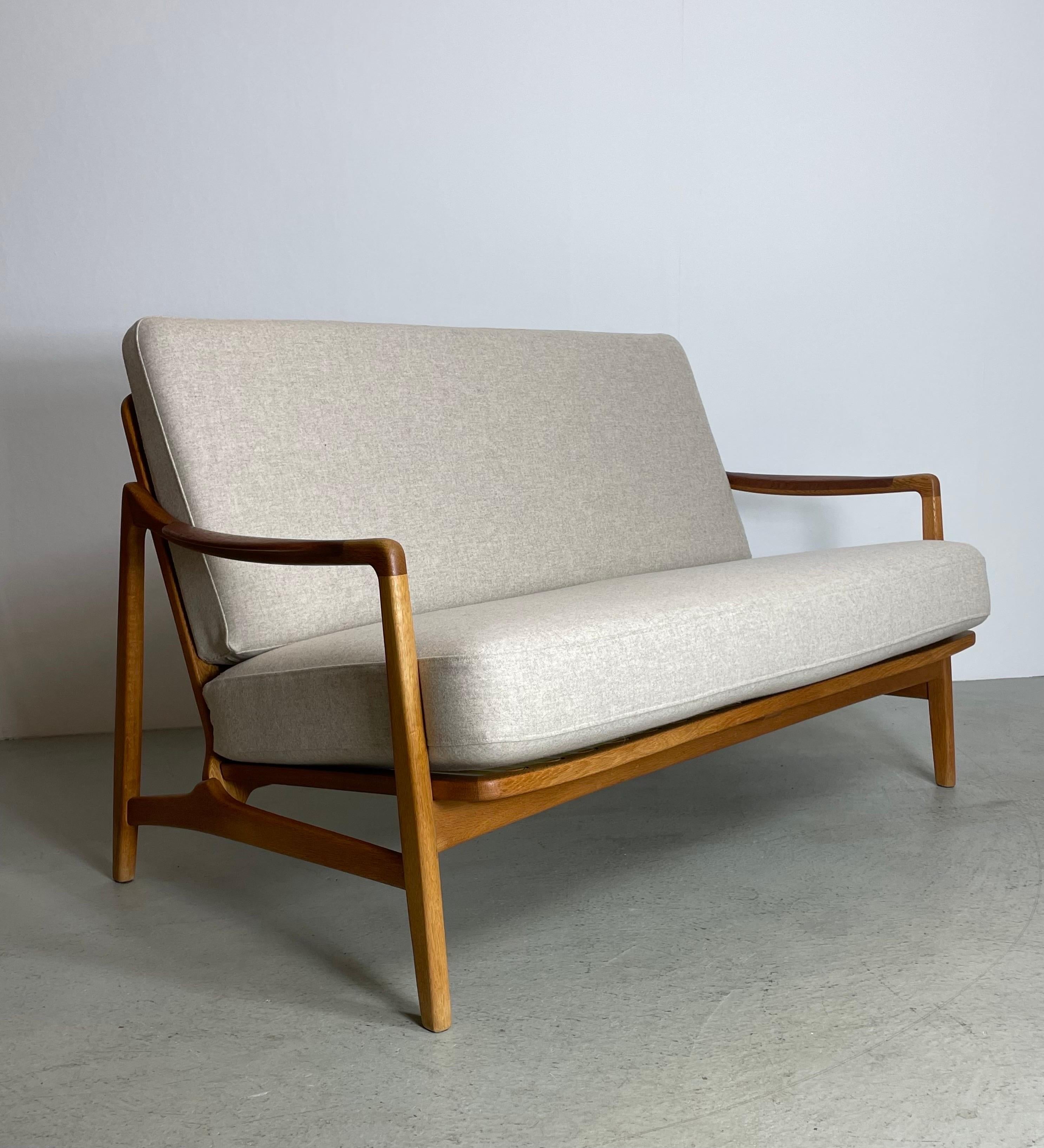  Dänisches Sofa der Jahrhundertmitte von Tove & Edward Kindt-Larsen, Dänemark 1950er Jahre im Zustand „Gut“ im Angebot in St-Brais, JU