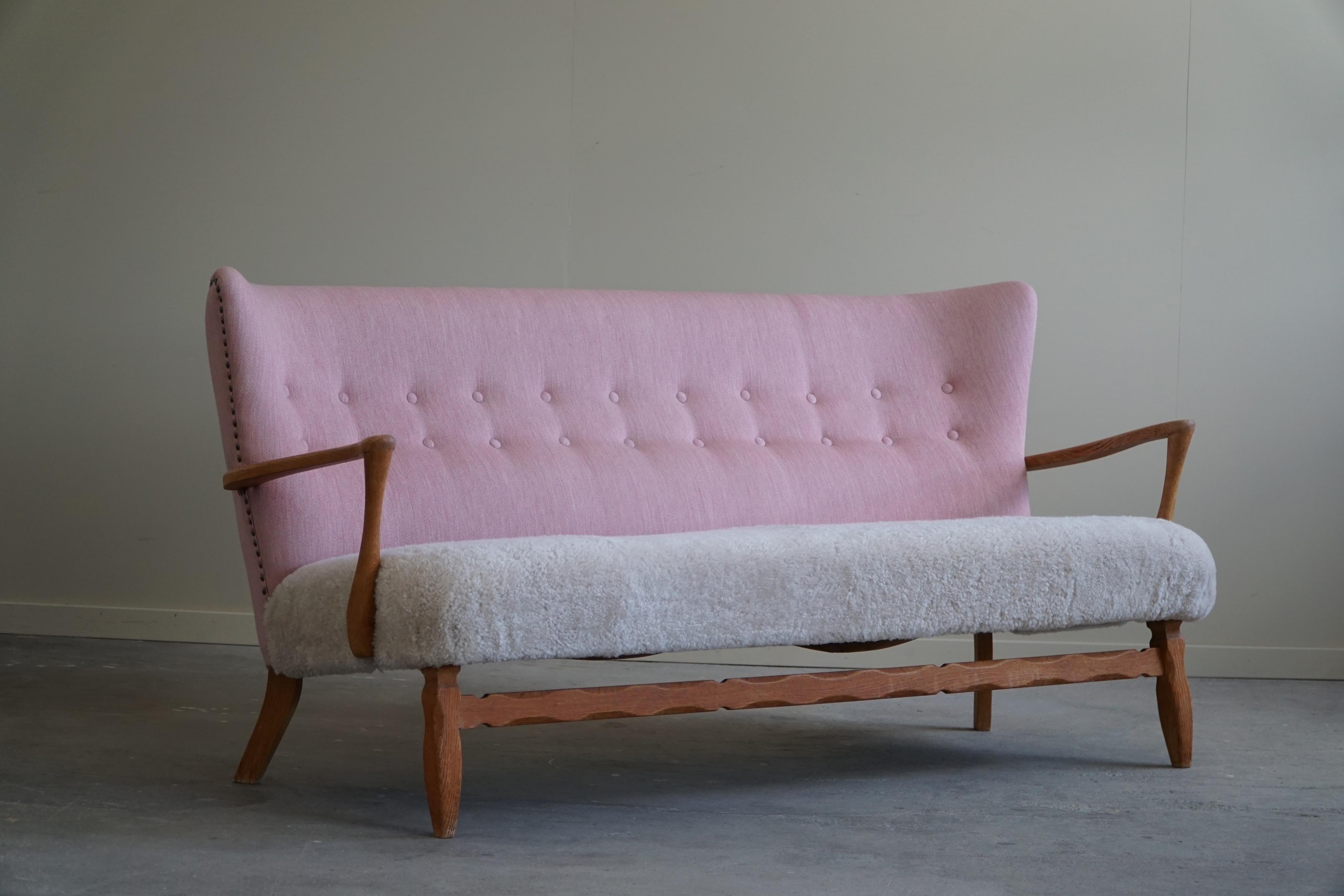 Danish Mid Century Sofa in Oak, Reupholstered in Lambswool, Viggo Boesen 1960s 7