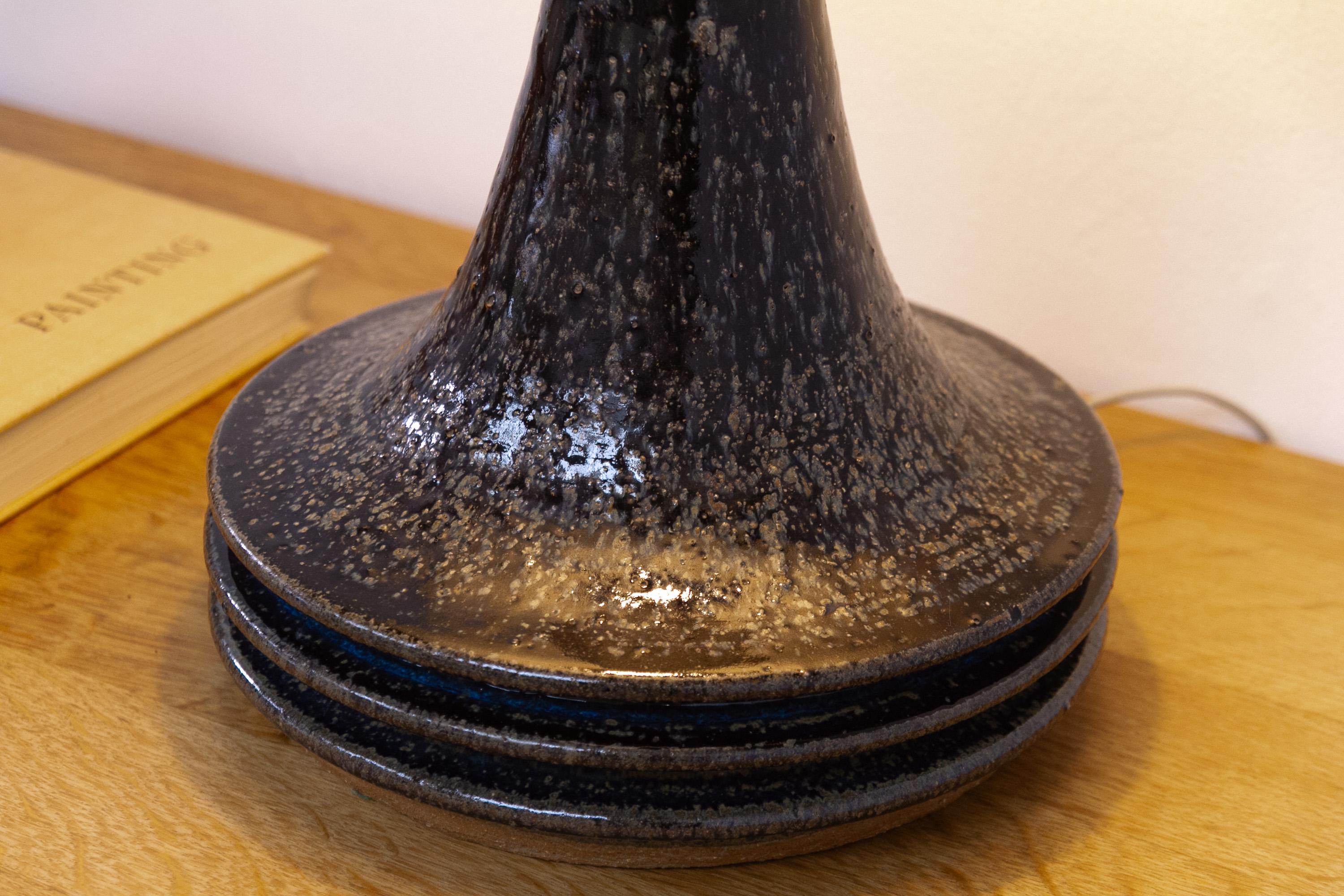 Mid-Century Modern Lampe de table danoise en grès du milieu du siècle par Frank Tromborg pour Axella, années 1960. en vente