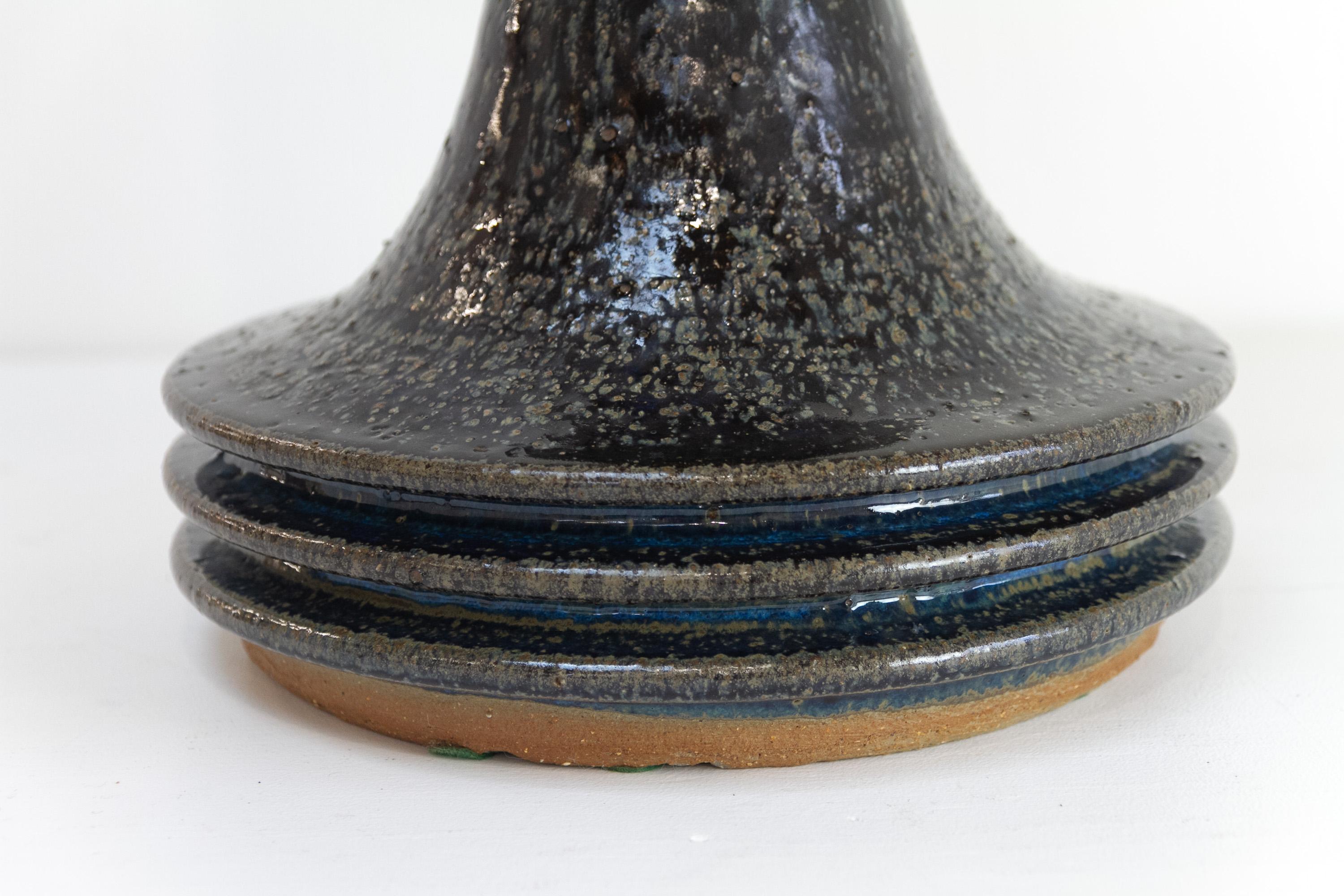 Grès Lampe de table danoise en grès du milieu du siècle par Frank Tromborg pour Axella, années 1960. en vente