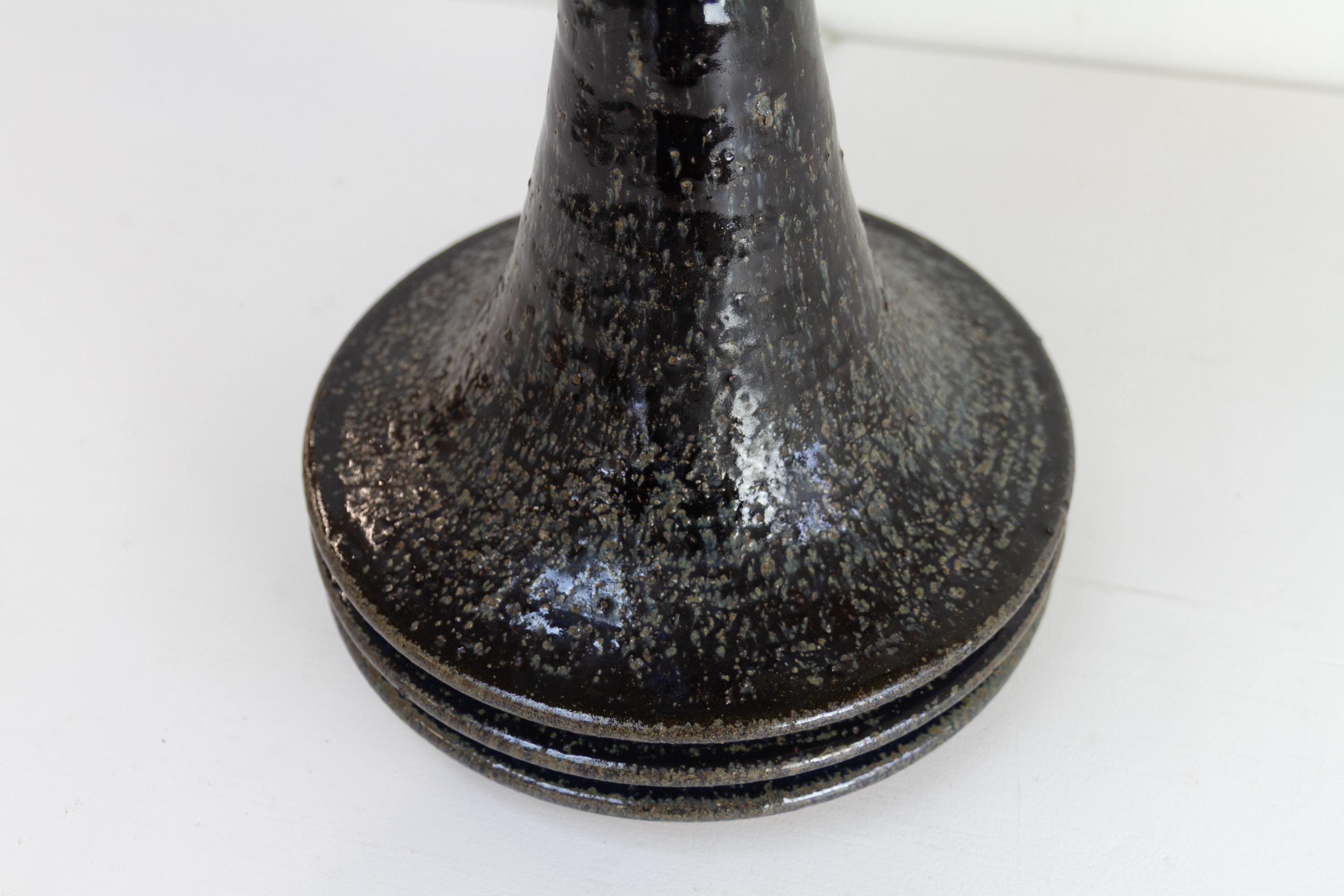 Lampe de table danoise en grès du milieu du siècle par Frank Tromborg pour Axella, années 1960. en vente 1