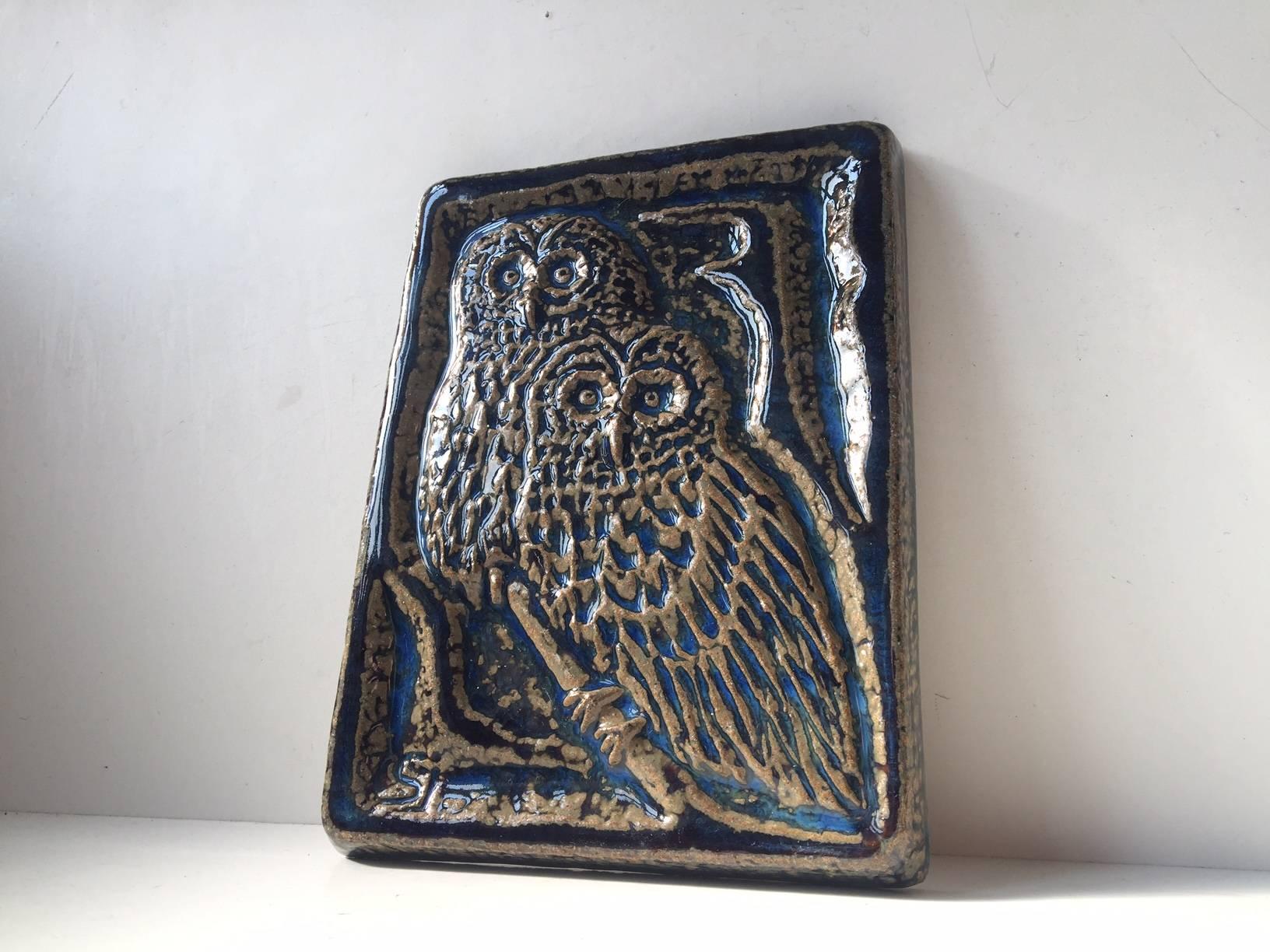Danish Midcentury Stoneware Wall Plaque with Owls by Sven Aage Jensen, Soholm For Sale 1