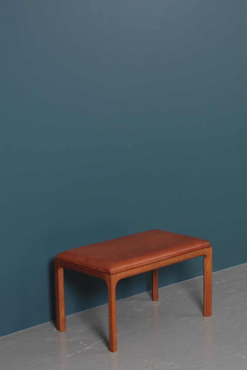 Danish Midcentury Stool in Patinated Leather and Oak by Kai Kristiansen 2