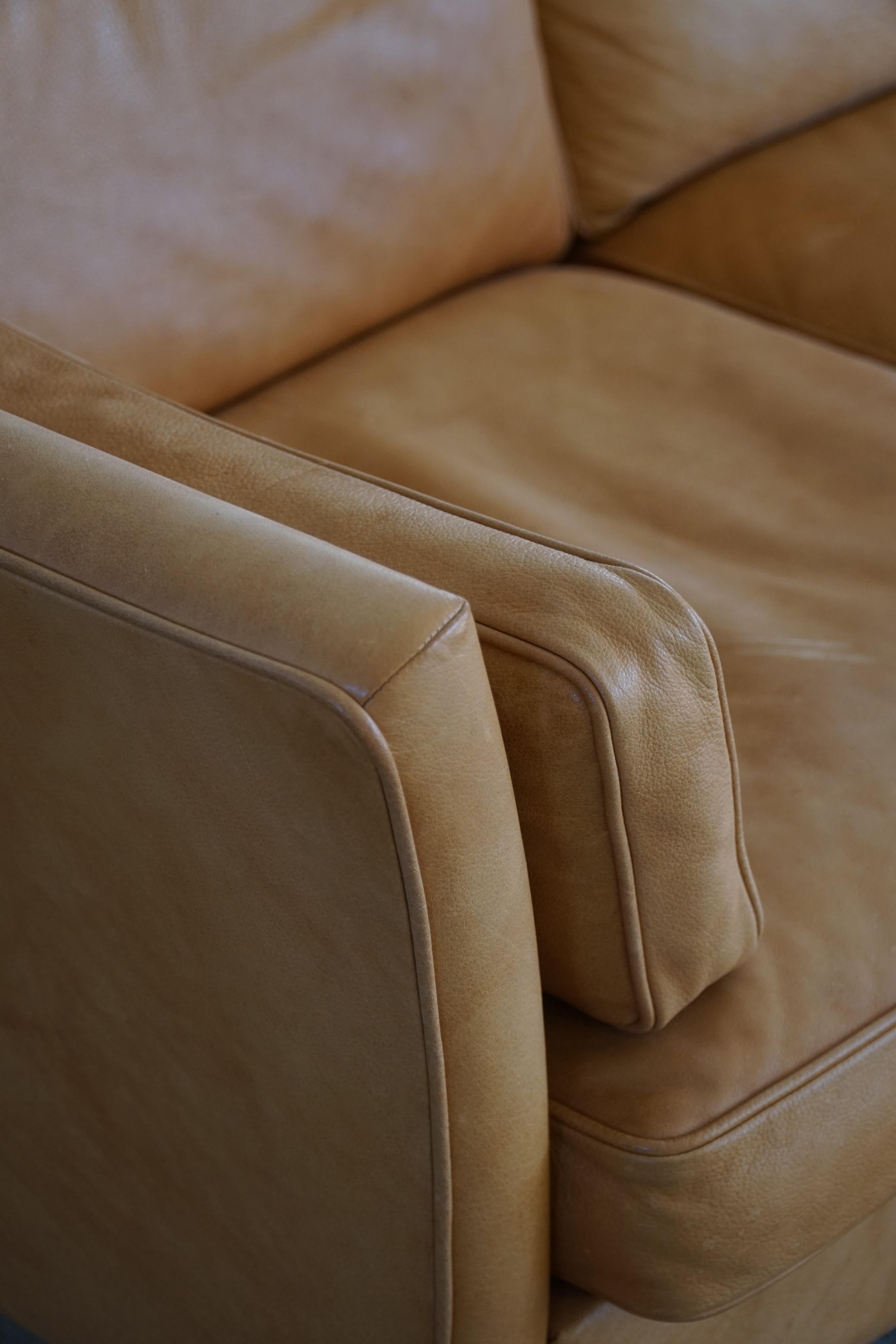 Dänisches Stouby 3-Sitzer-Sofa aus cognacbraunem Leder aus der Jahrhundertmitte, 1970er Jahre im Angebot 5