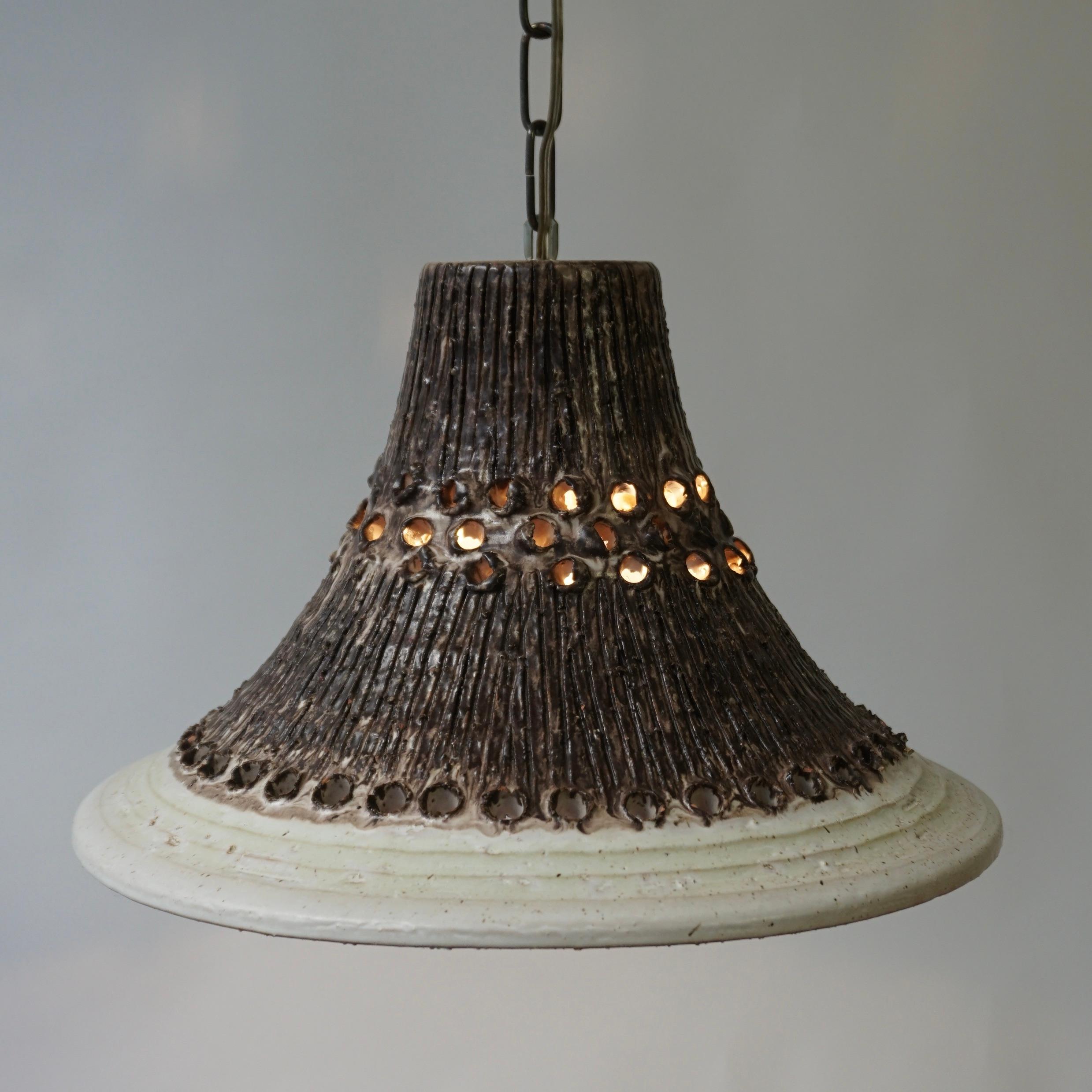 Danois Lampe suspendue danoise du milieu du siècle en Studio Pottery en vente