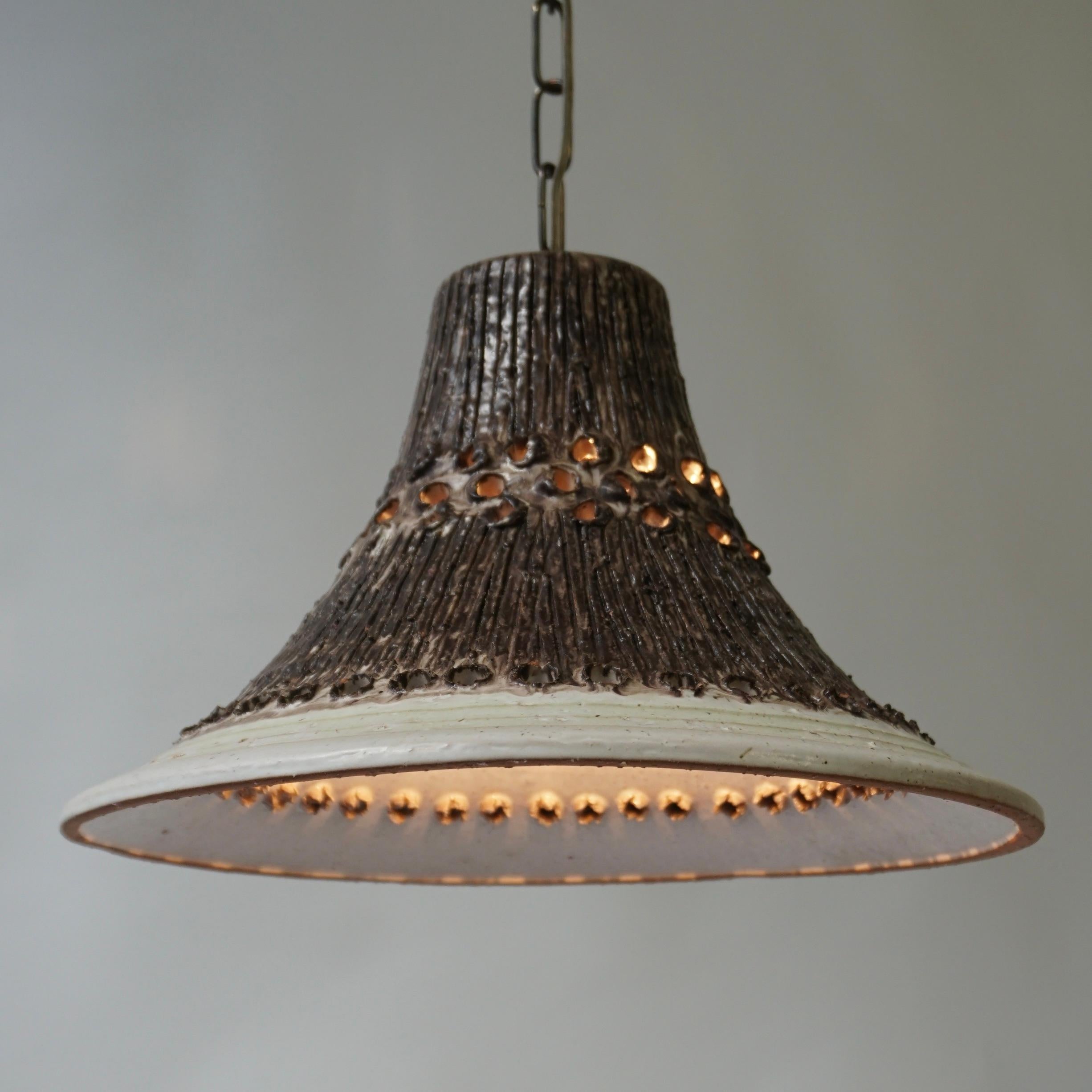 Lampe suspendue danoise du milieu du siècle en Studio Pottery en vente 1