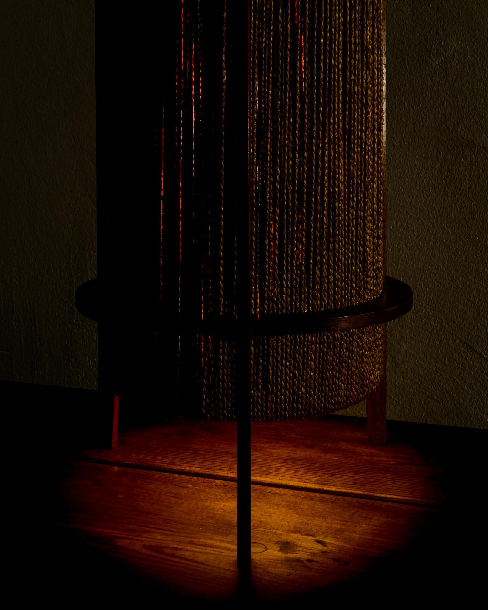 Chanvre Lampe de table / lampadaire danoise du milieu du siècle en Wood Wood et Hempe par Ib Fabiansen 1950s  en vente