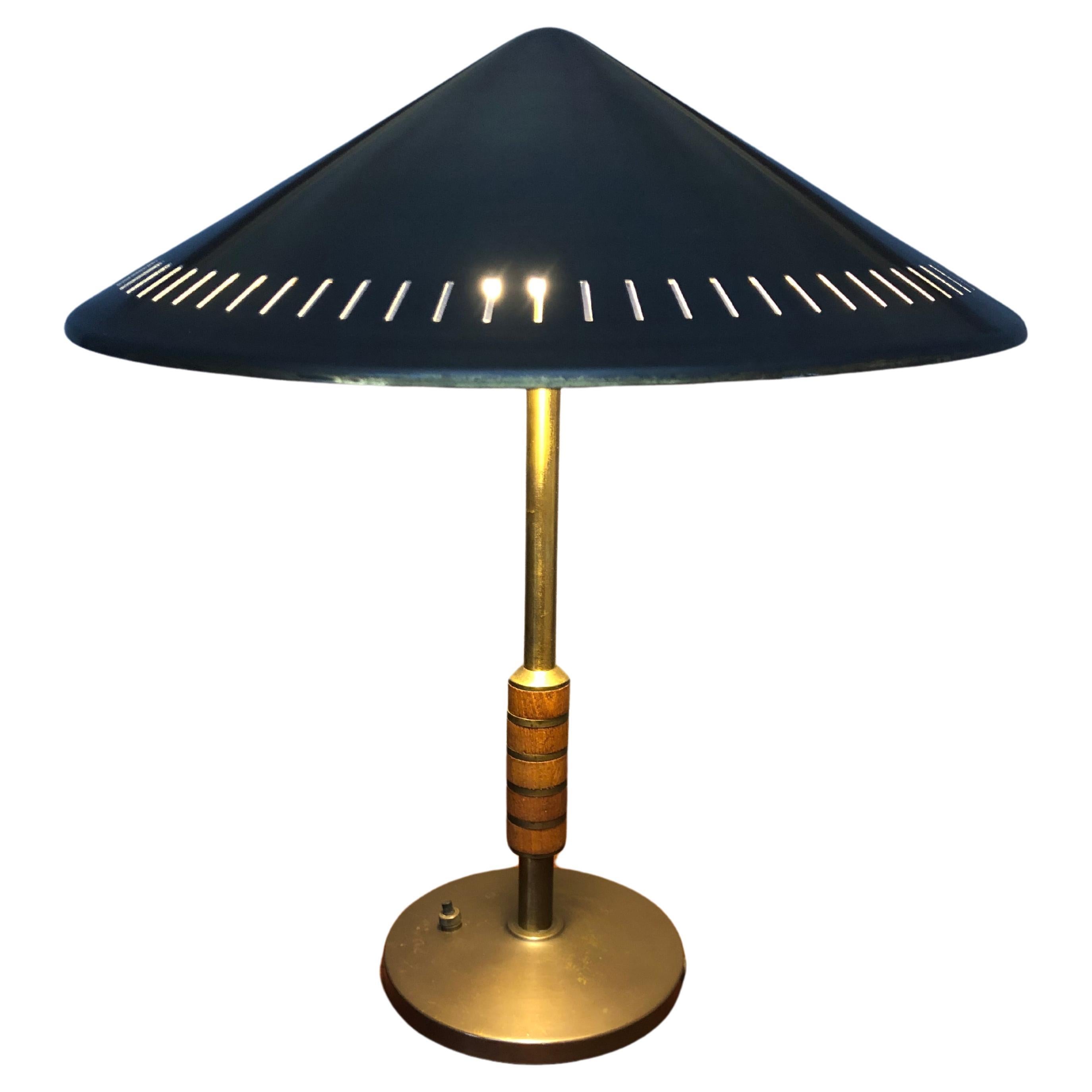 Lampe de table danoise du milieu du siècle par Bent Karlby pour Lyfa of Denmark