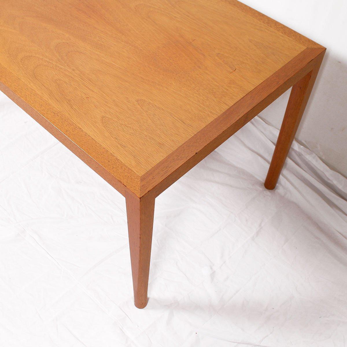 Table basse rectangulaire danoise du milieu du siècle dernier en vente 2
