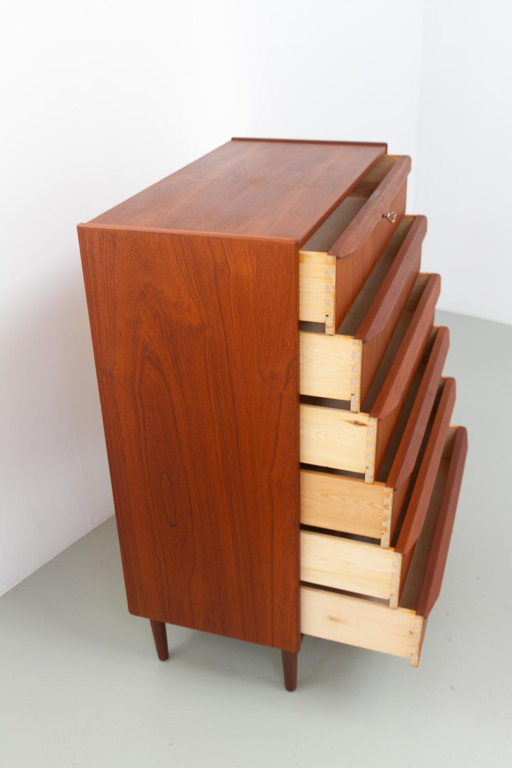 Danish Mid-Century Tall Teak Dresser, 1960s. For Sale 9