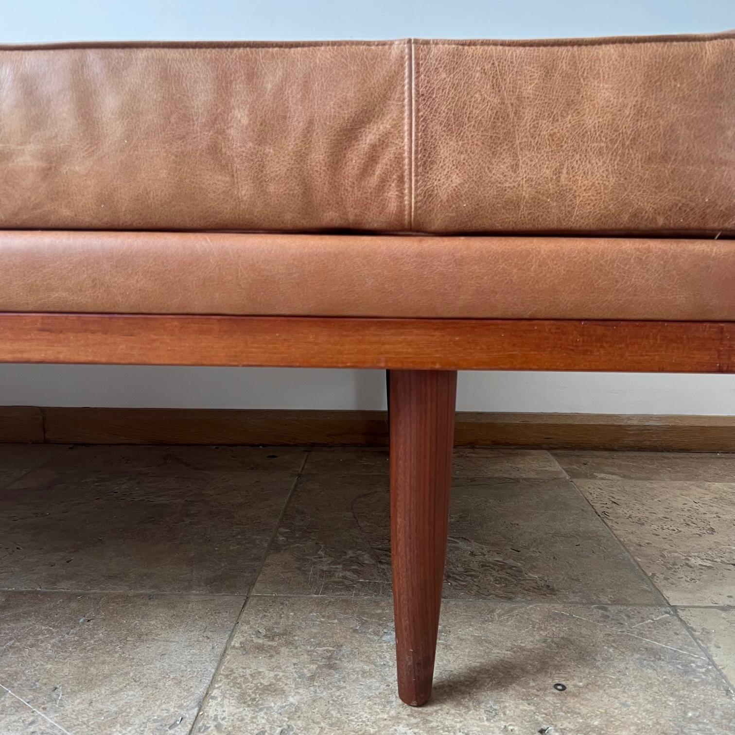 Danish Mid-Century Teak and Leather Day Bed 2