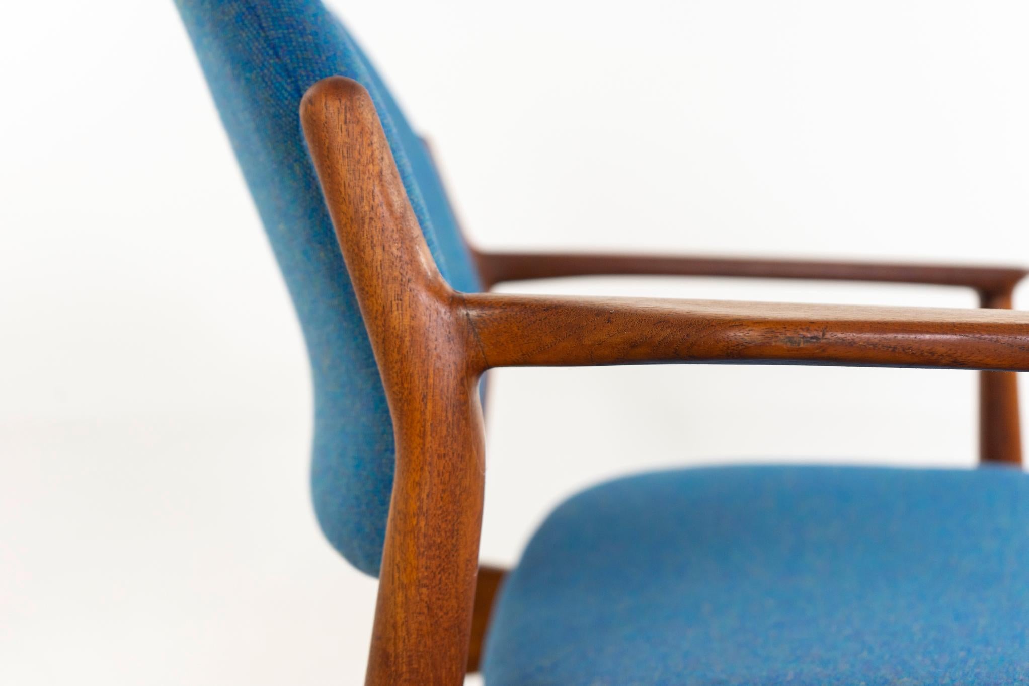Sillón danés de teca de mediados de siglo de Arne Vodder en venta 1